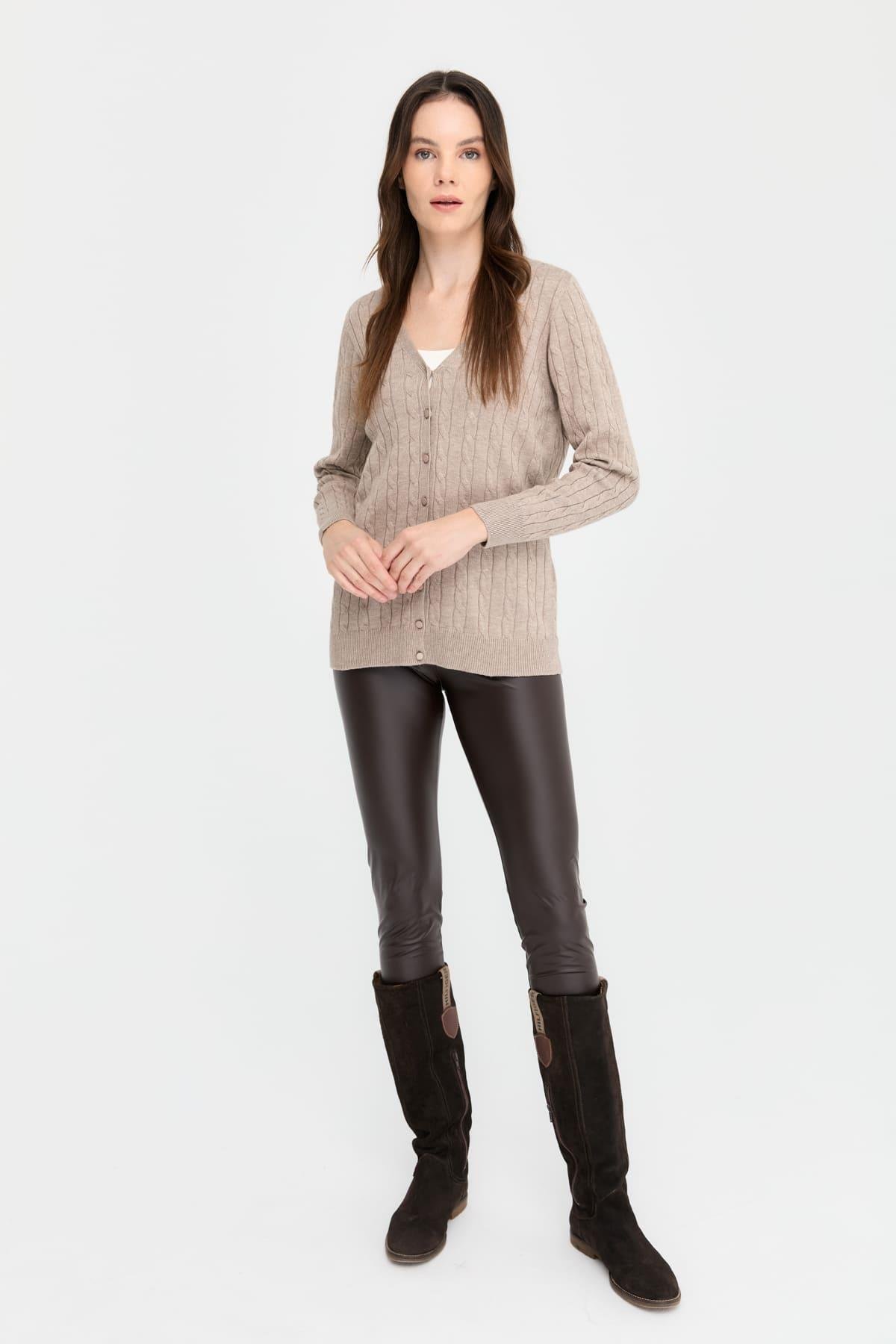 24327Kadın V Yaka Dikişsiz Saç Örgülü Hırka Vizon