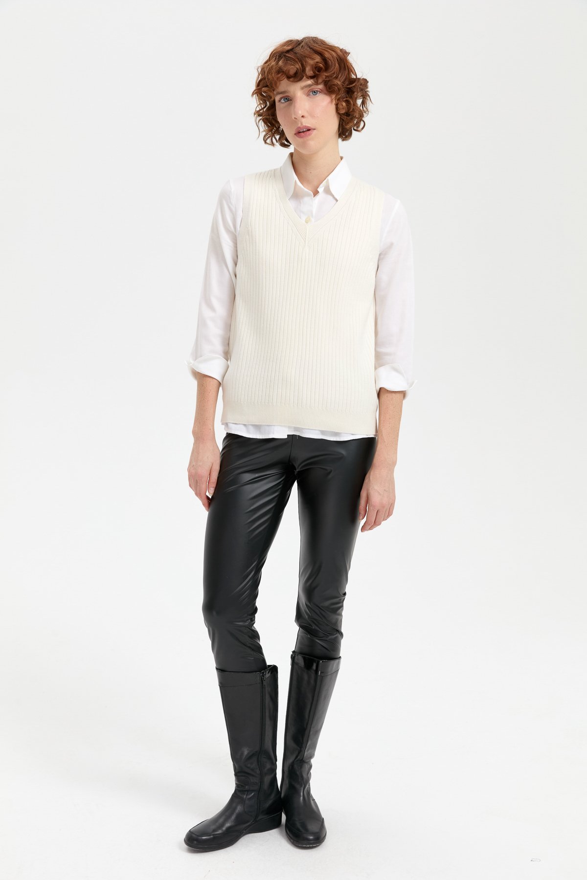 24177Kadın V Yaka Dikişsiz Süveter Kemik