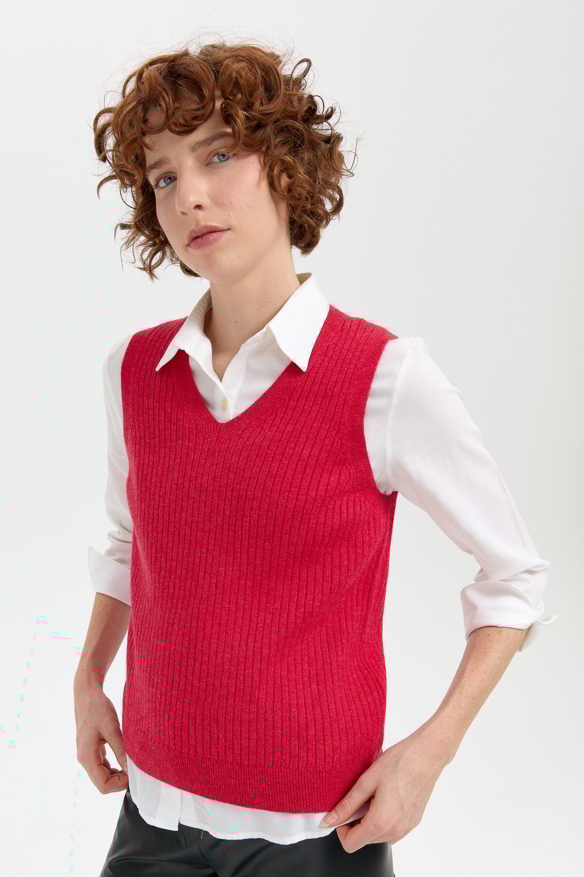 24177Kadın V Yaka Dikişsiz Süveter Kırmızı