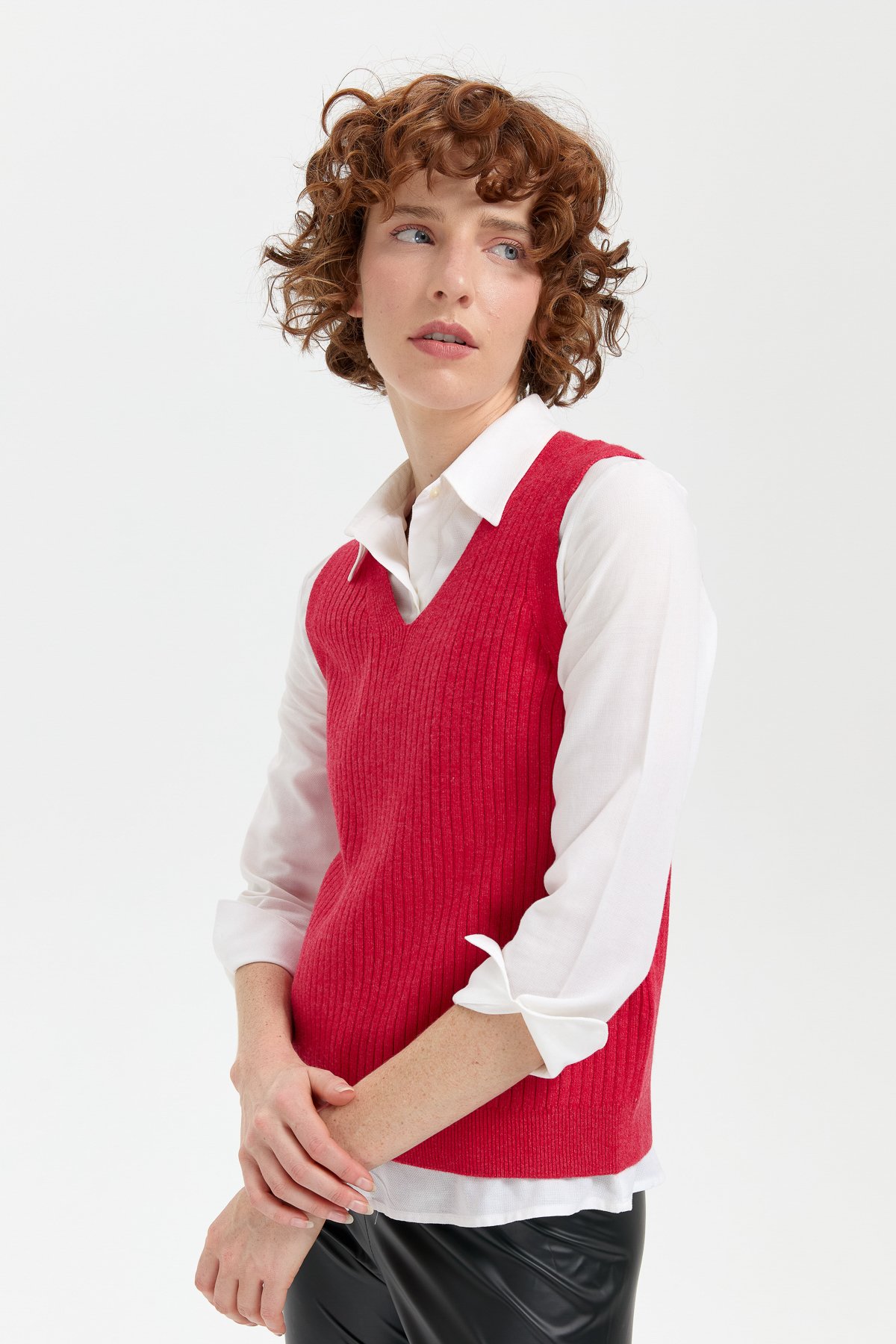 24177Kadın V Yaka Dikişsiz Süveter Kırmızı