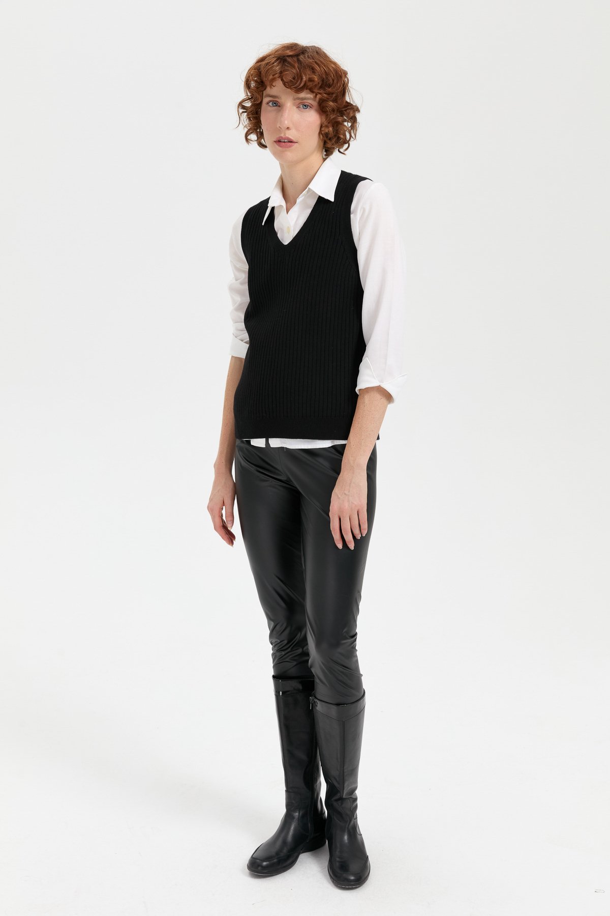 24177Kadın V Yaka Dikişsiz Süveter Siyah