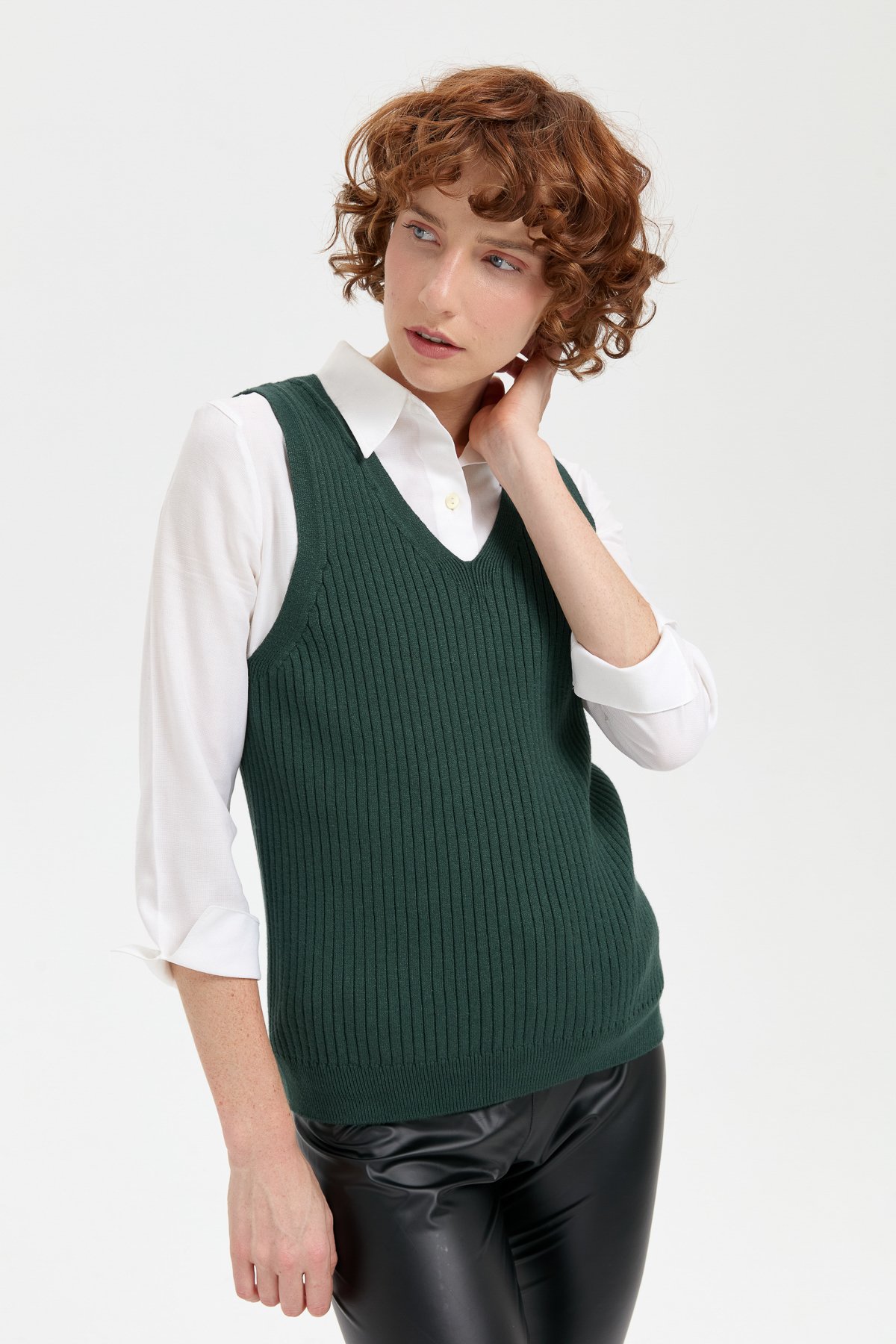 24177Kadın V Yaka Dikişsiz Süveter Yeşil