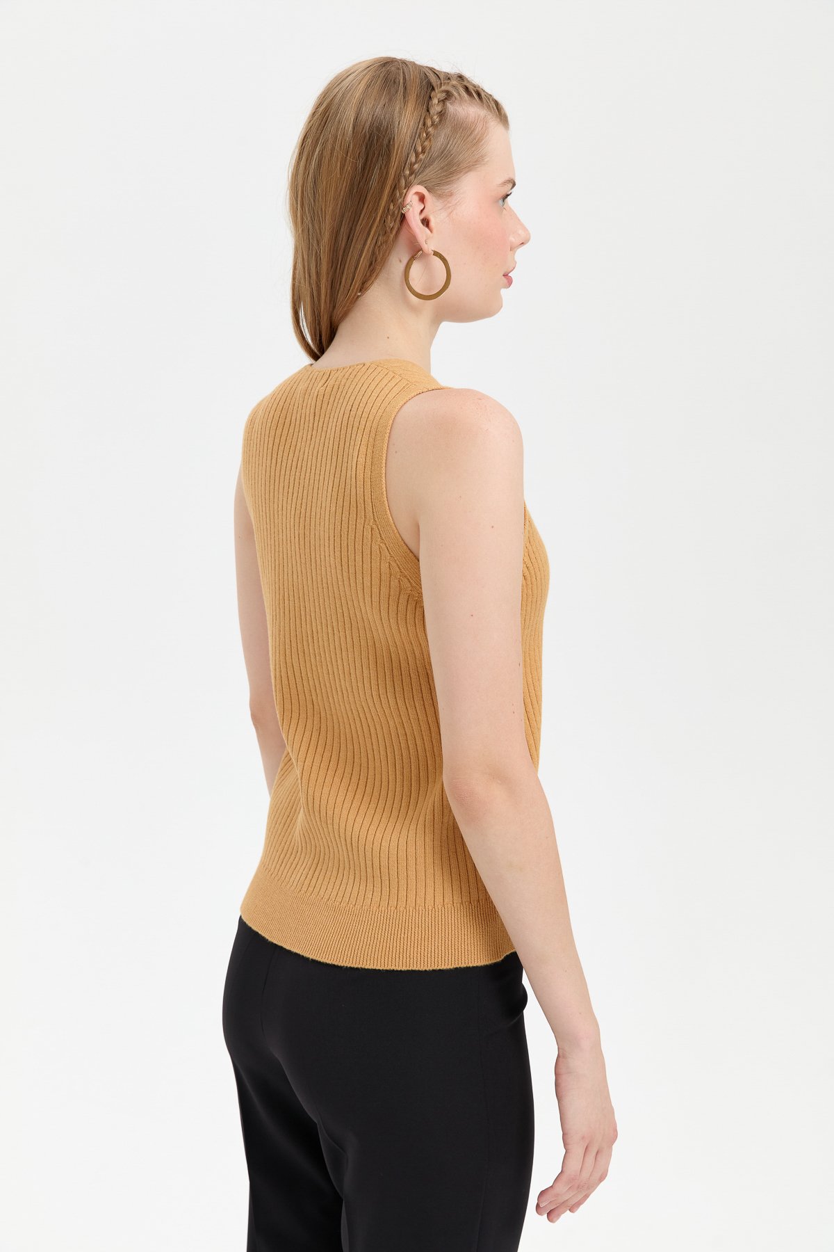 24180Kadın V Yaka Dikişsiz Yelek Camel