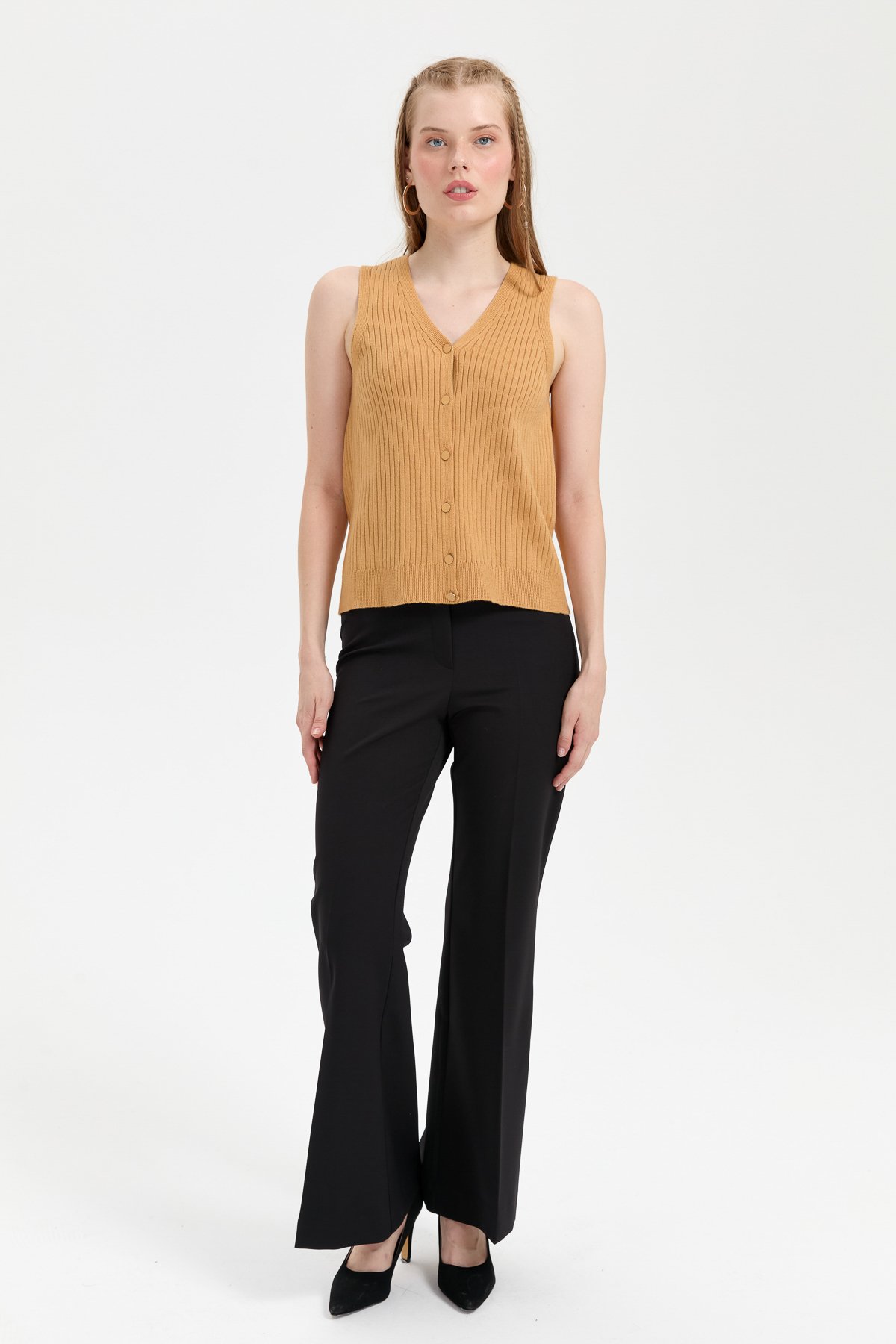 24180Kadın V Yaka Dikişsiz Yelek Camel