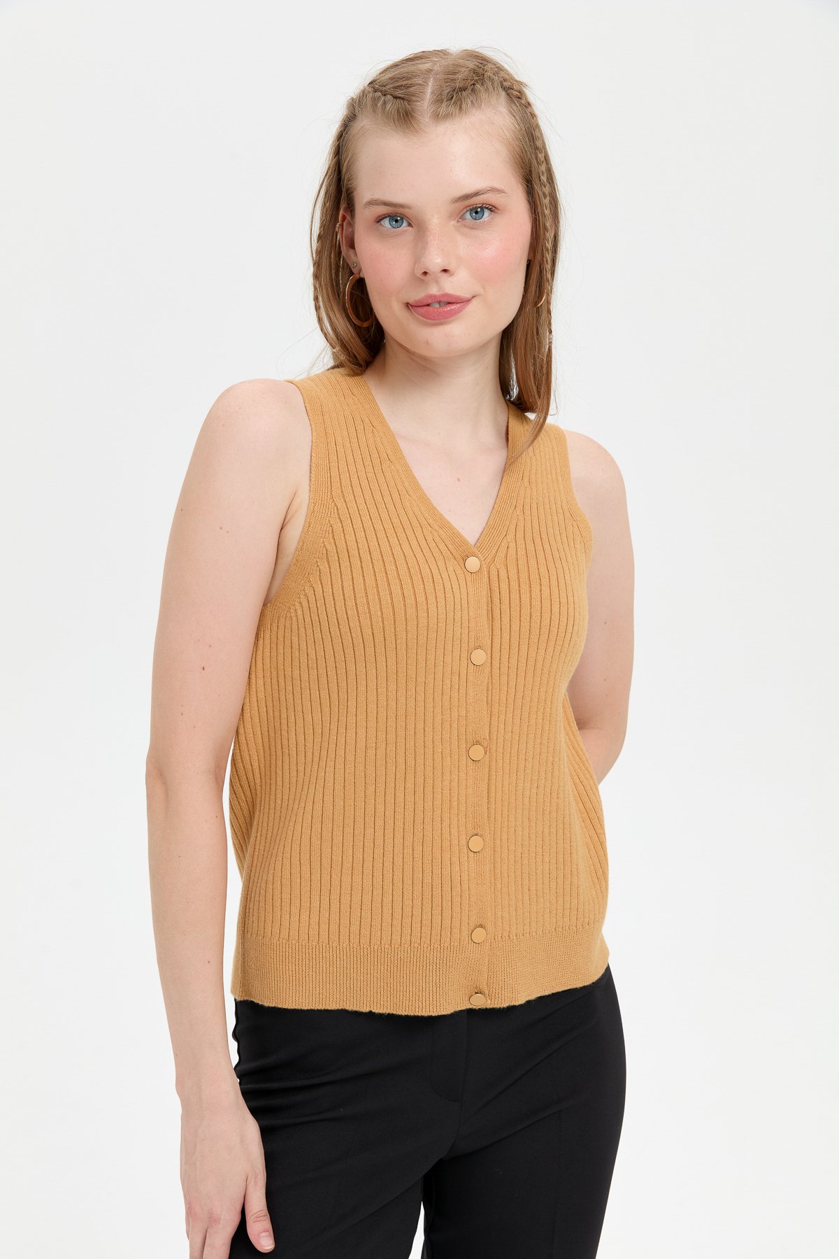 24180Kadın V Yaka Dikişsiz Yelek Camel