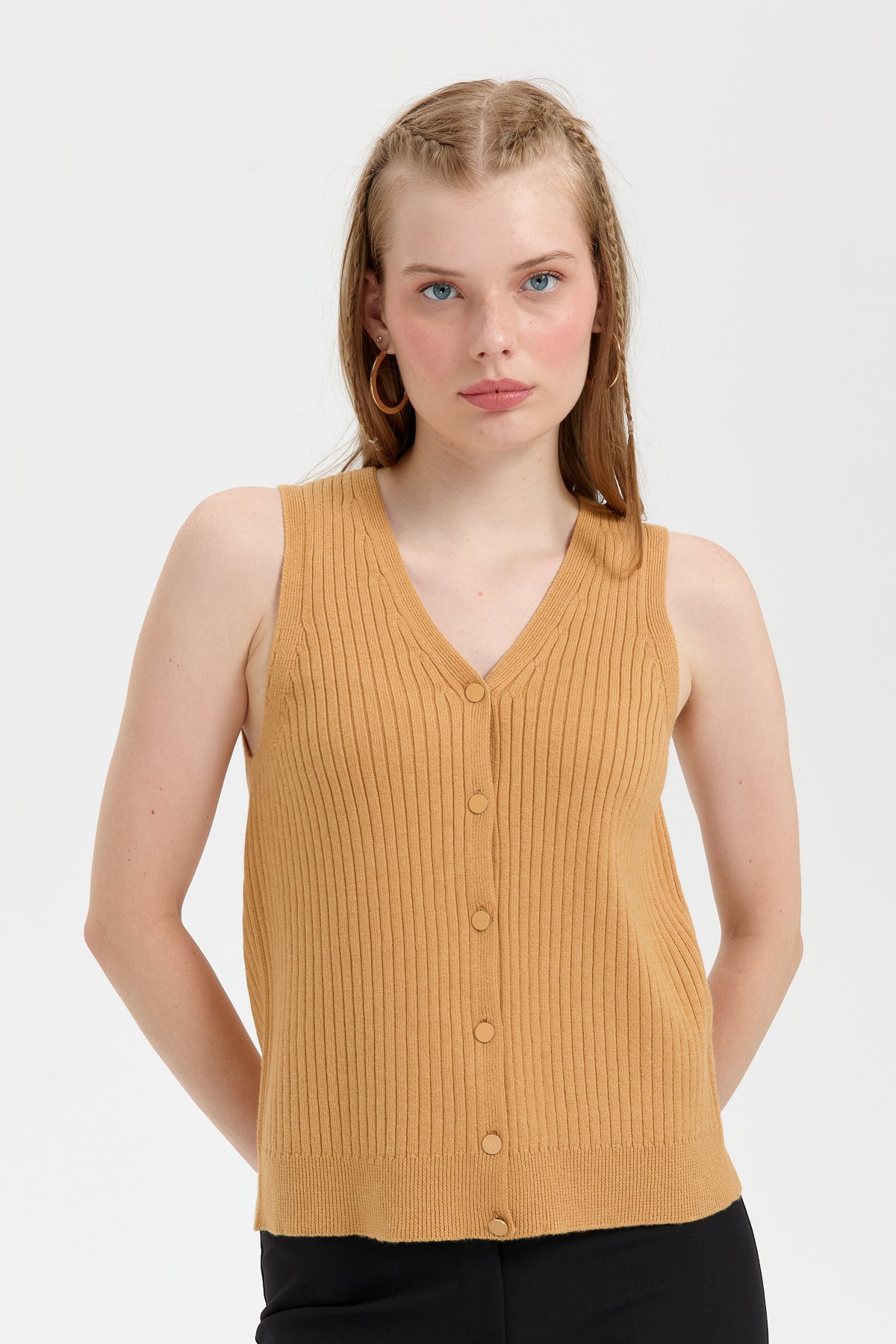 24180Kadın V Yaka Dikişsiz Yelek Camel