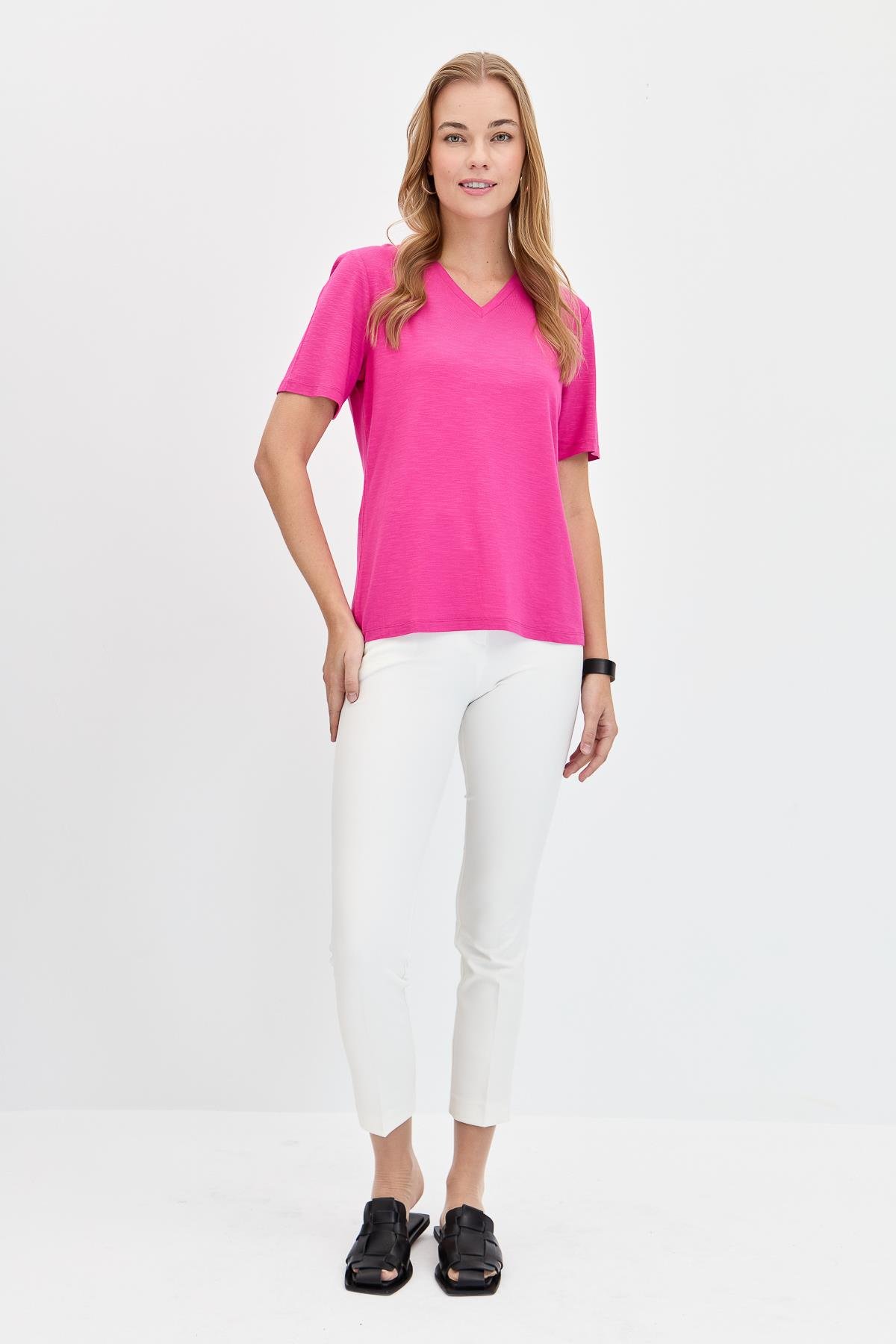 KMY24085Kadın V Yaka Flamlı Kumaş Basic Tshirt Fuşya