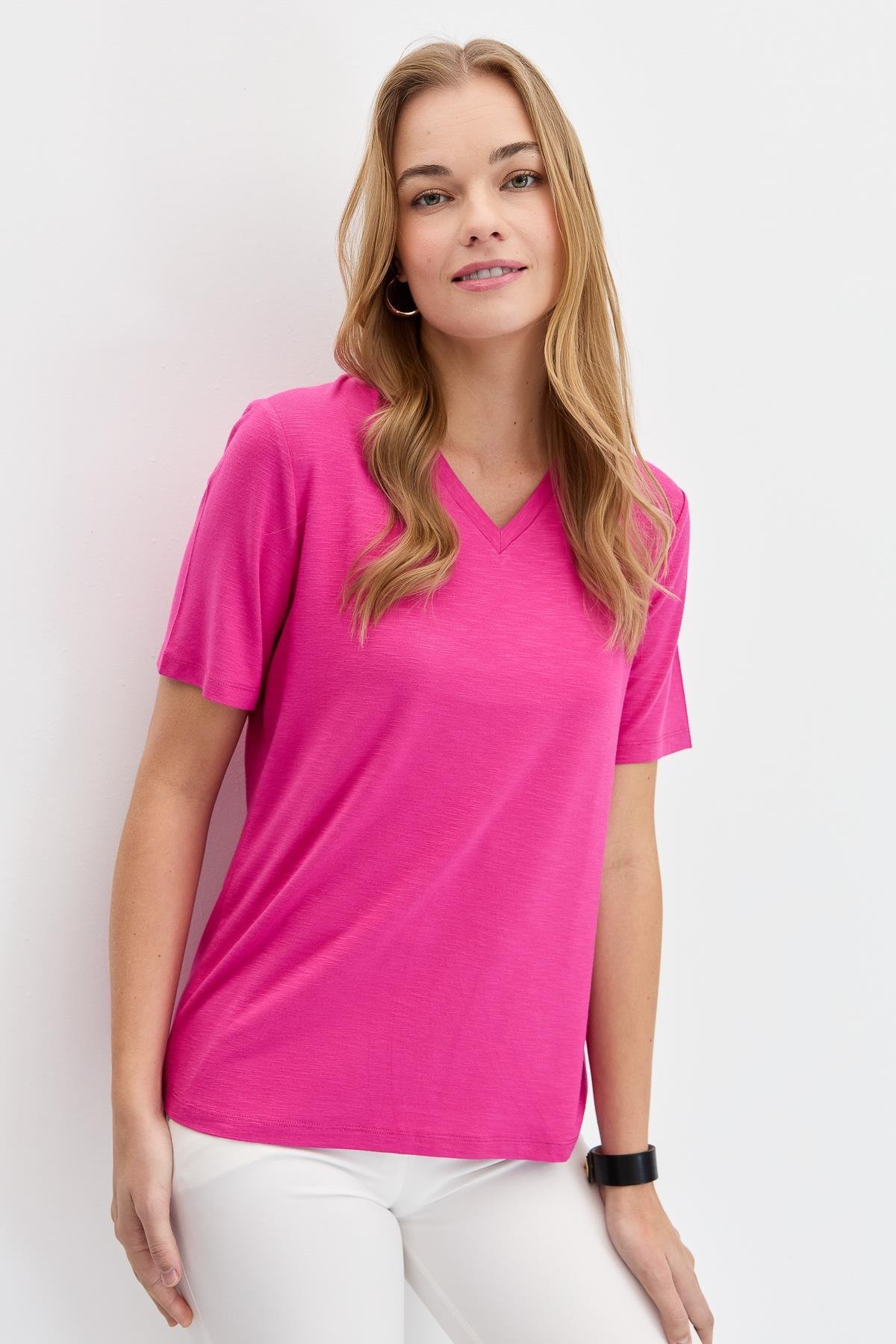 KMY24085Kadın V Yaka Flamlı Kumaş Basic Tshirt Fuşya