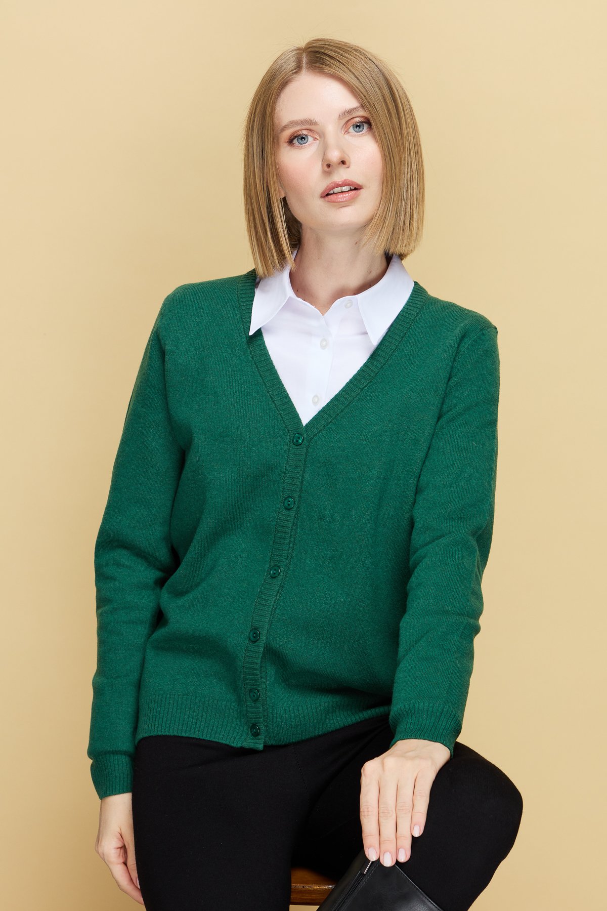 21021Kadın V Yaka Hırka Yün Ö.Başı