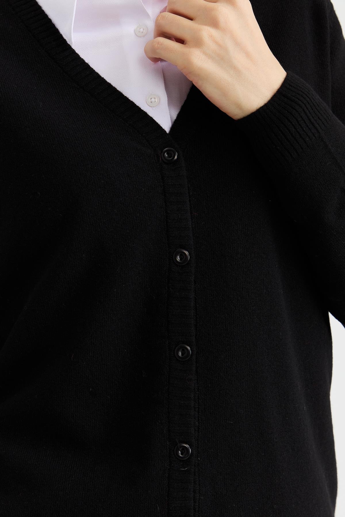 21021Kadın V Yaka Hırka Yün Siyah