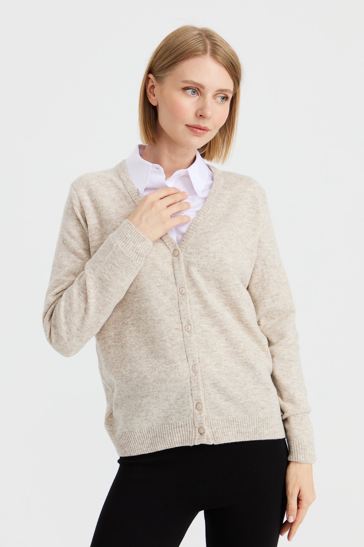 21021Kadın V Yaka Hırka Yün V.Bej