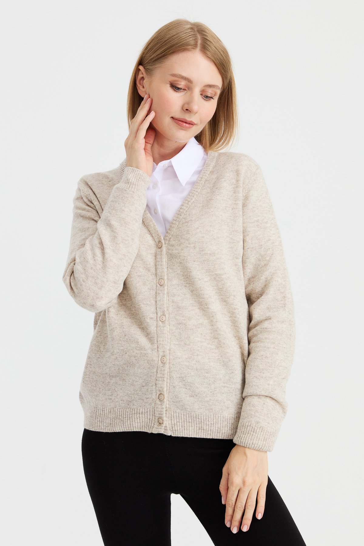 21021Kadın V Yaka Hırka Yün V.Bej