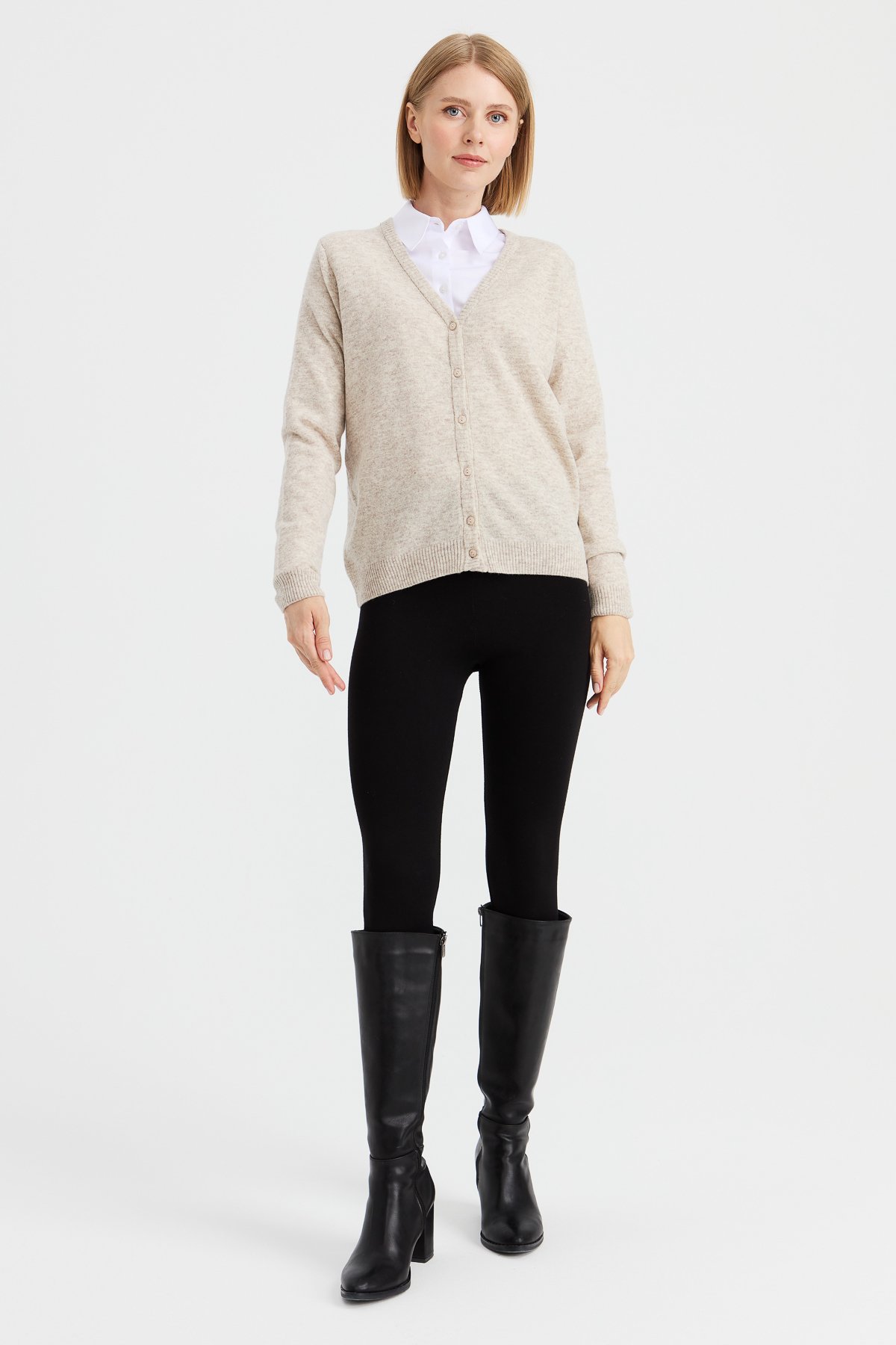 21021Kadın V Yaka Hırka Yün V.Bej