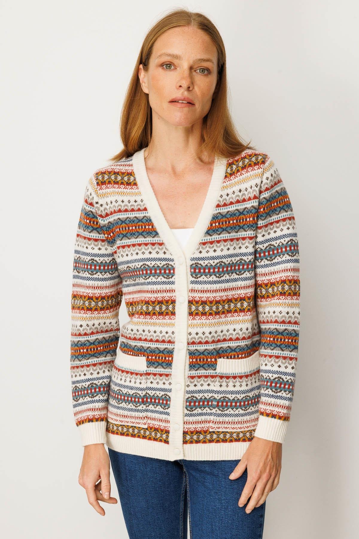 25101Kadın V Yaka Jakarlı Yün Hırka Kemik