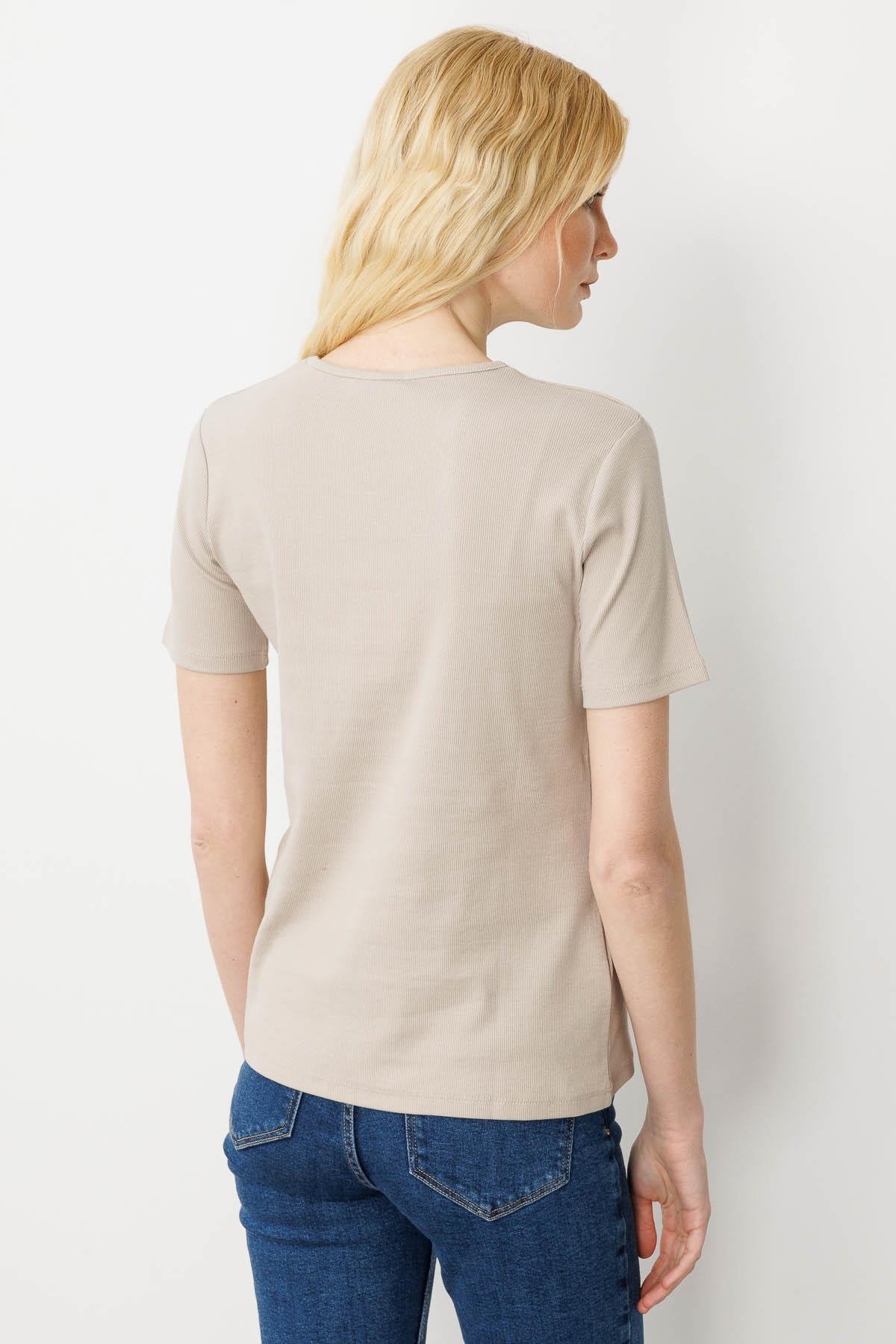 23753Kadın V Yaka Kaşkorse Pamuk T-shirt Bej