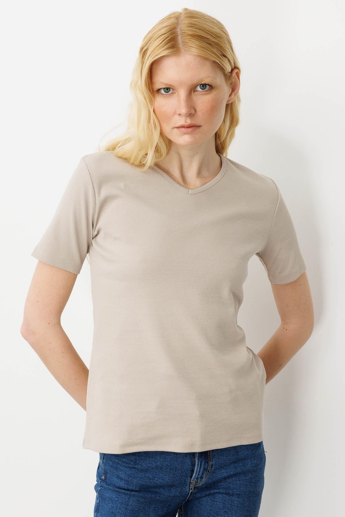 23753Kadın V Yaka Kaşkorse Pamuk T-shirt Bej