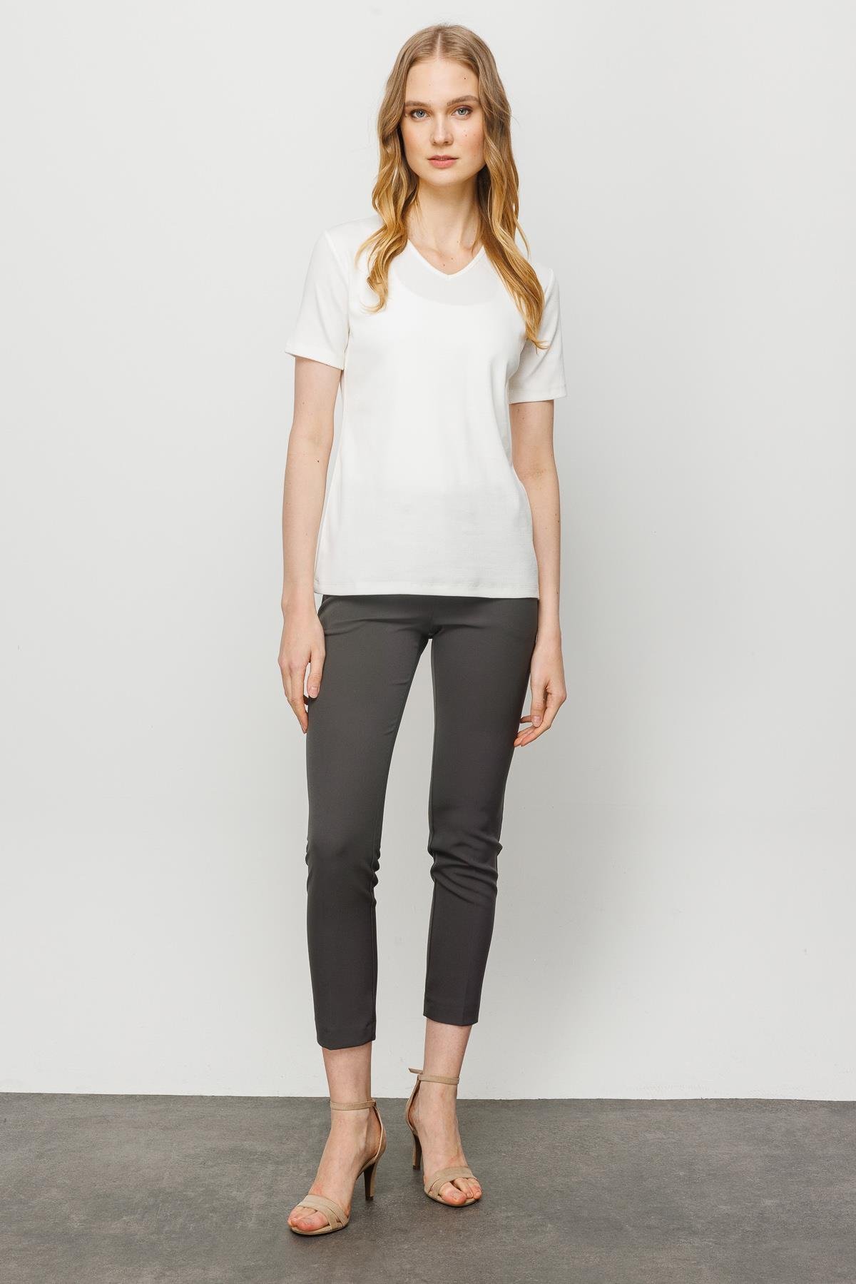 23753Kadın V Yaka Kaşkorse Pamuk T-shirt Beyaz