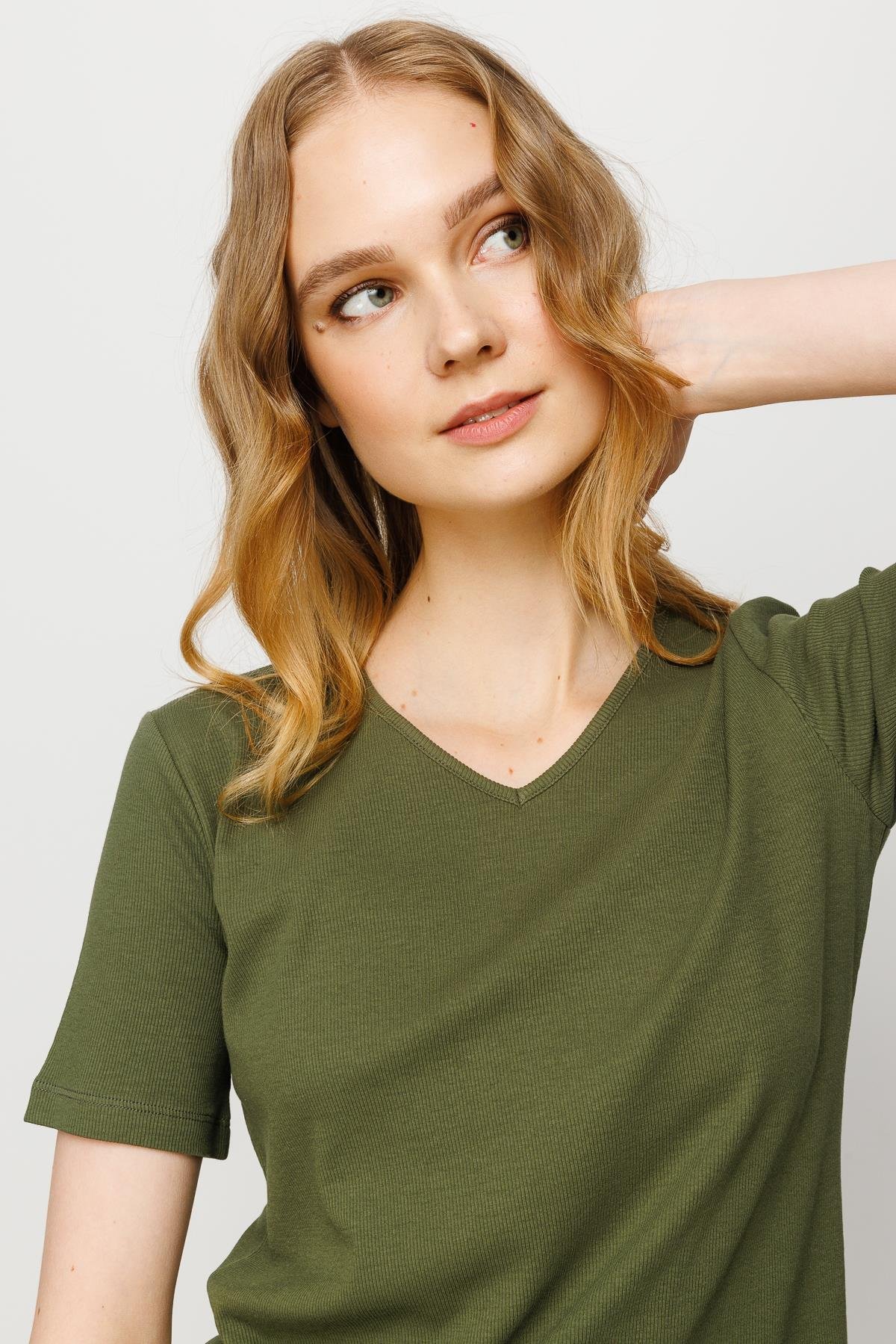 23753Kadın V Yaka Kaşkorse Pamuk T-shirt Haki
