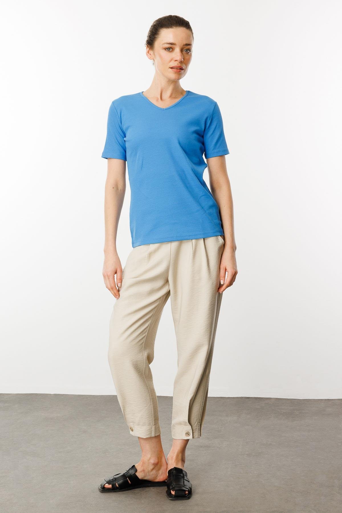 23753Kadın V Yaka Kaşkorse Pamuk T-shirt Mavi