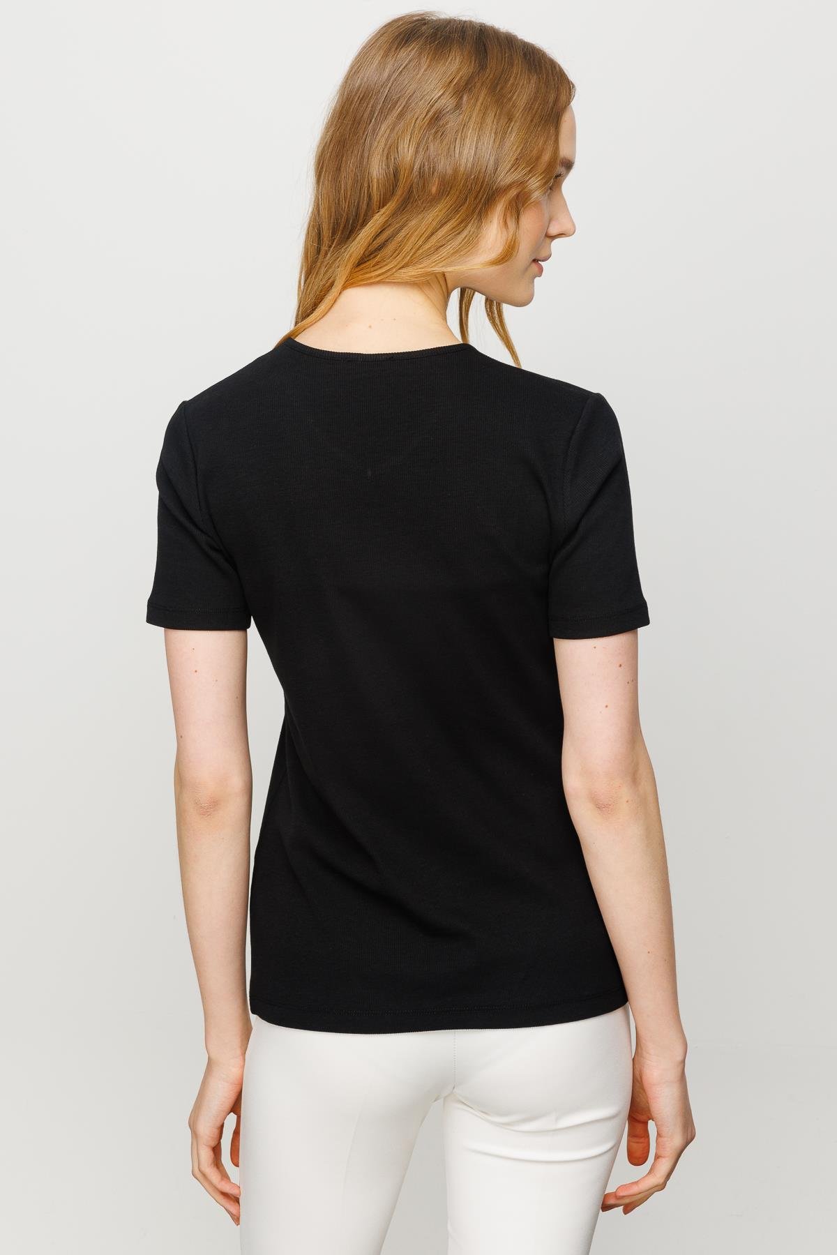 23753Kadın V Yaka Kaşkorse Pamuk T-shirt Siyah