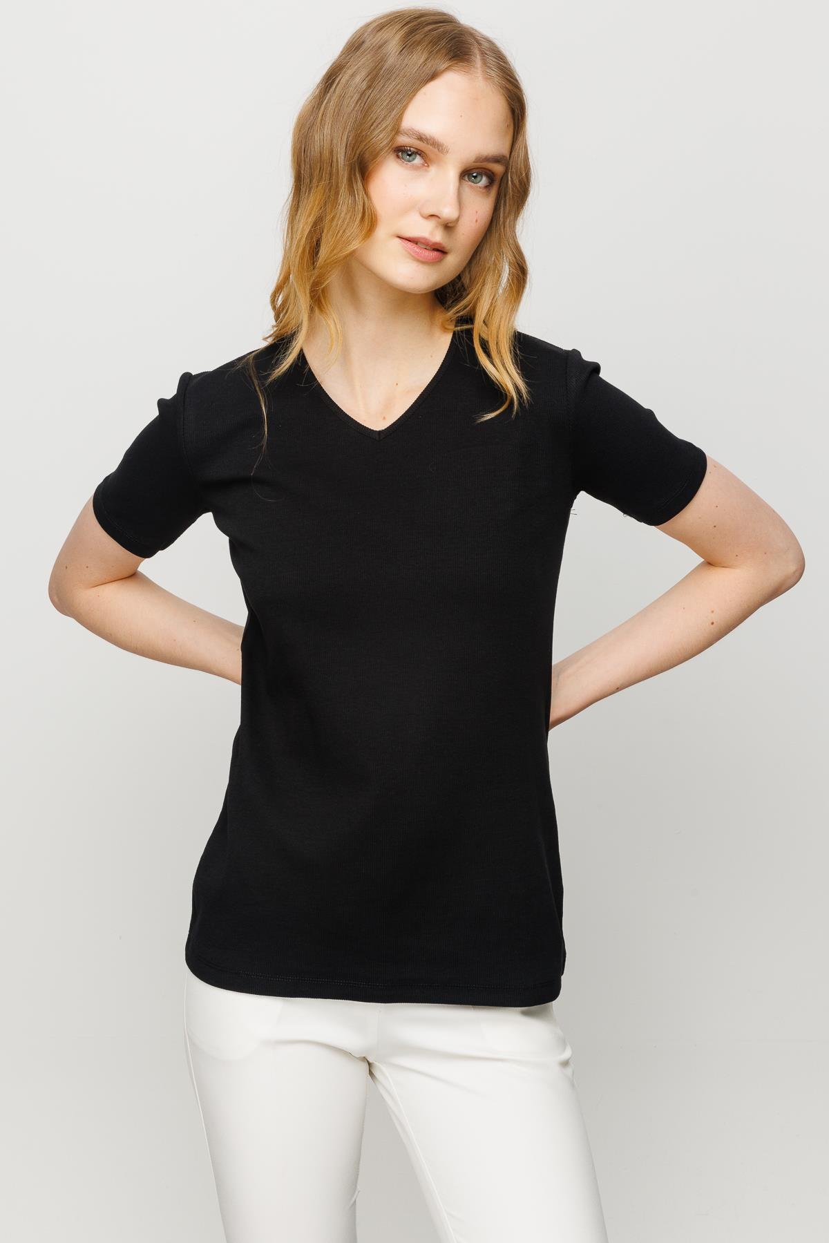 23753Kadın V Yaka Kaşkorse Pamuk T-shirt Siyah