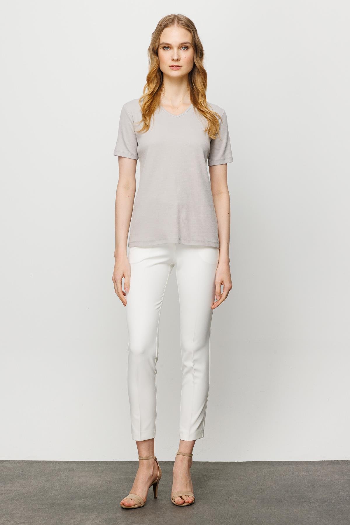 23753Kadın V Yaka Kaşkorse Pamuk T-shirt Taş