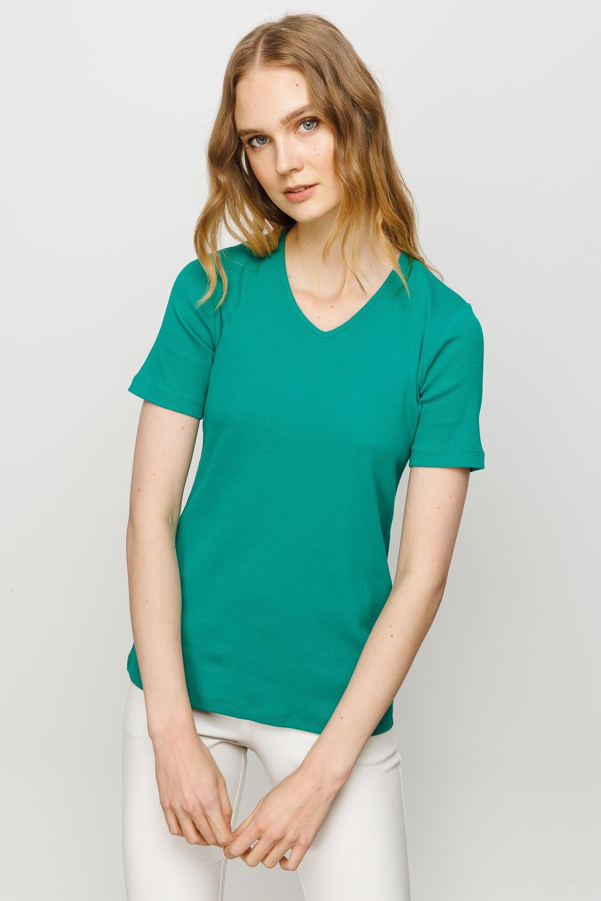 23753Kadın V Yaka Kaşkorse Pamuk T-shirt Yeşil