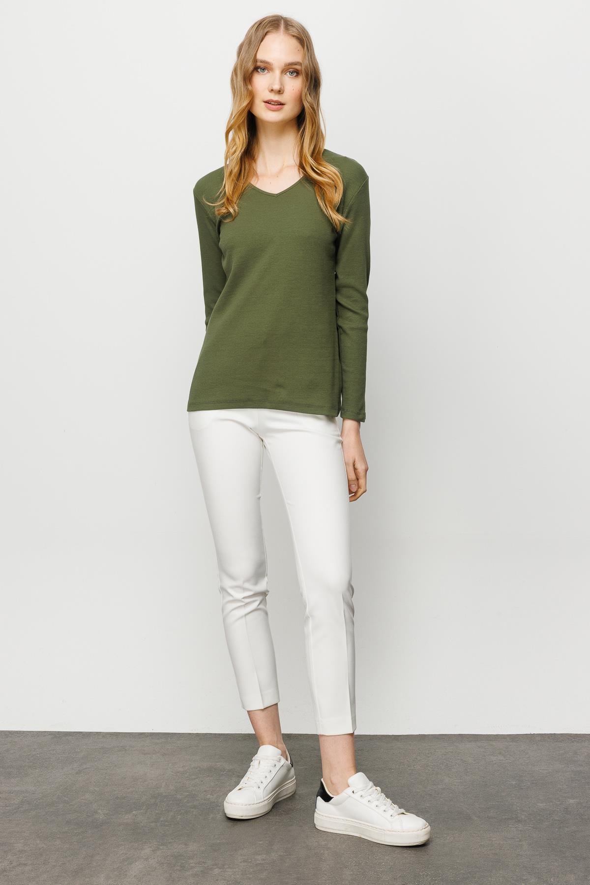 23754Kadın V Yaka Kaşkorse Pamuklu  Bluz Haki