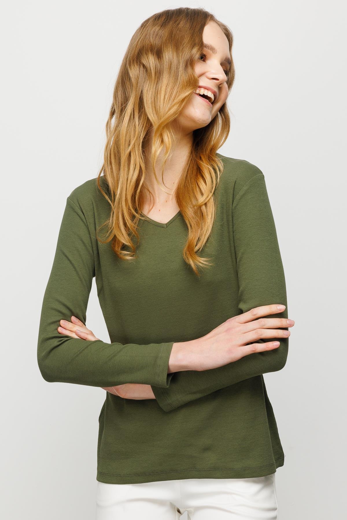 23754Kadın V Yaka Kaşkorse Pamuklu  Bluz Haki