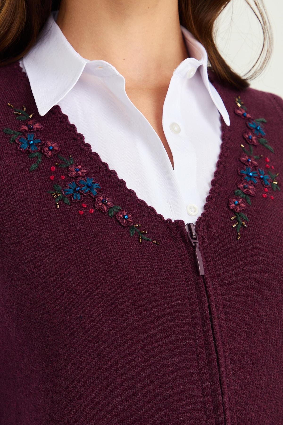 23001Kadın V Yaka Kenarı Dantel İşlemeli Yün Yelek K.Mürdüm