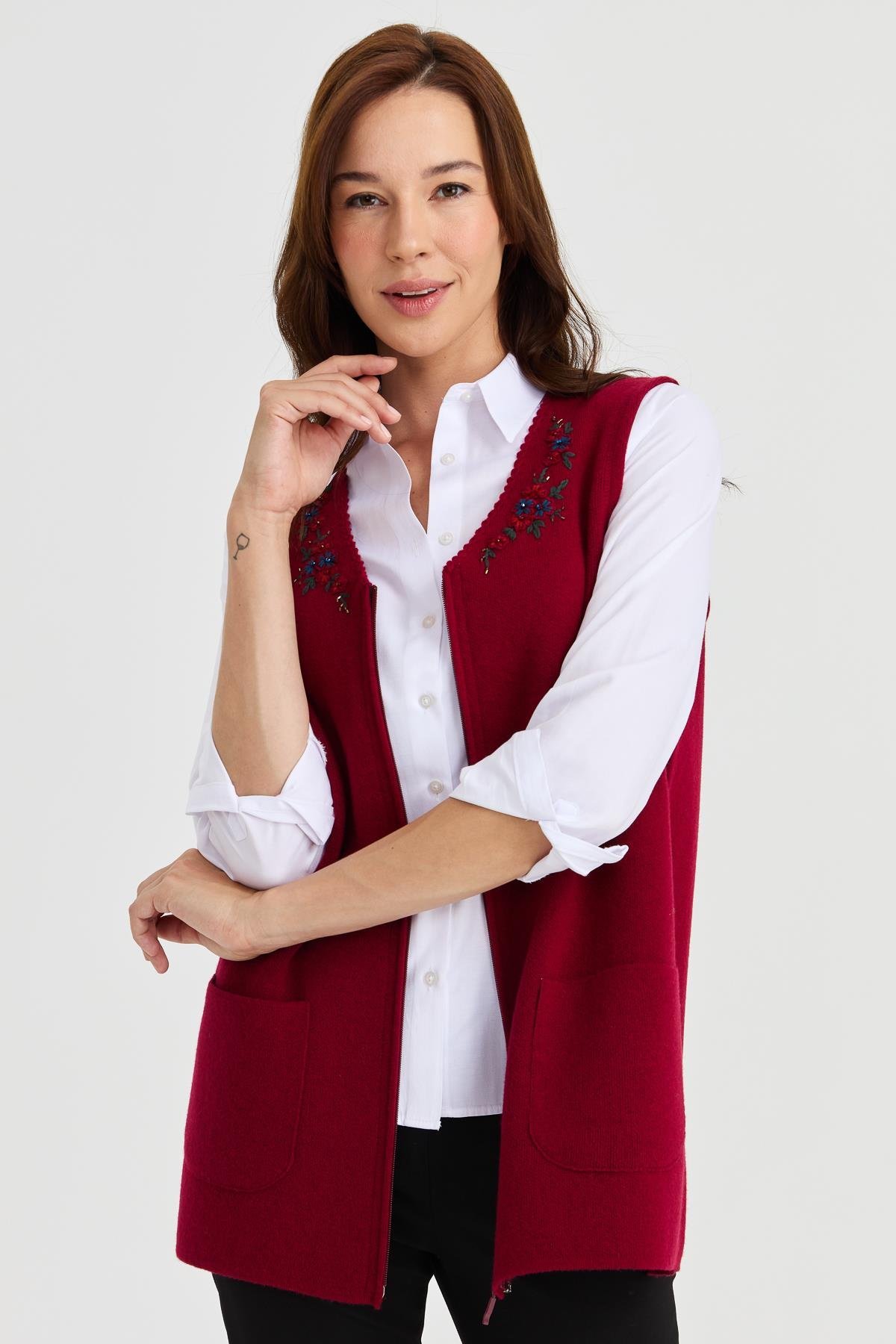 23001Kadın V Yaka Kenarı Dantel İşlemeli Yün Yelek V.Çürüğü