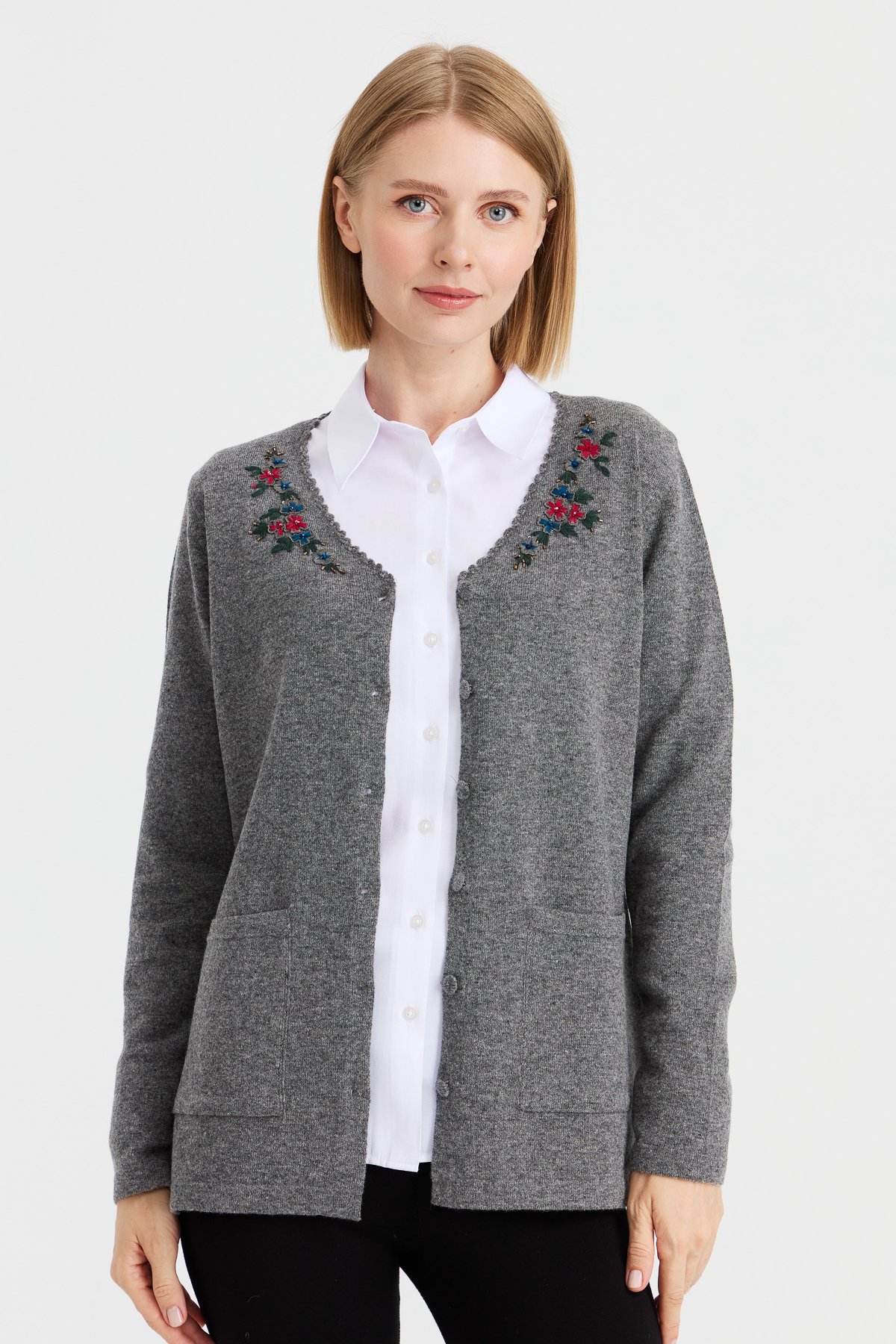 23004Kadın V Yaka Kenarı Dantel İşlemeli Yün Ceket Füme