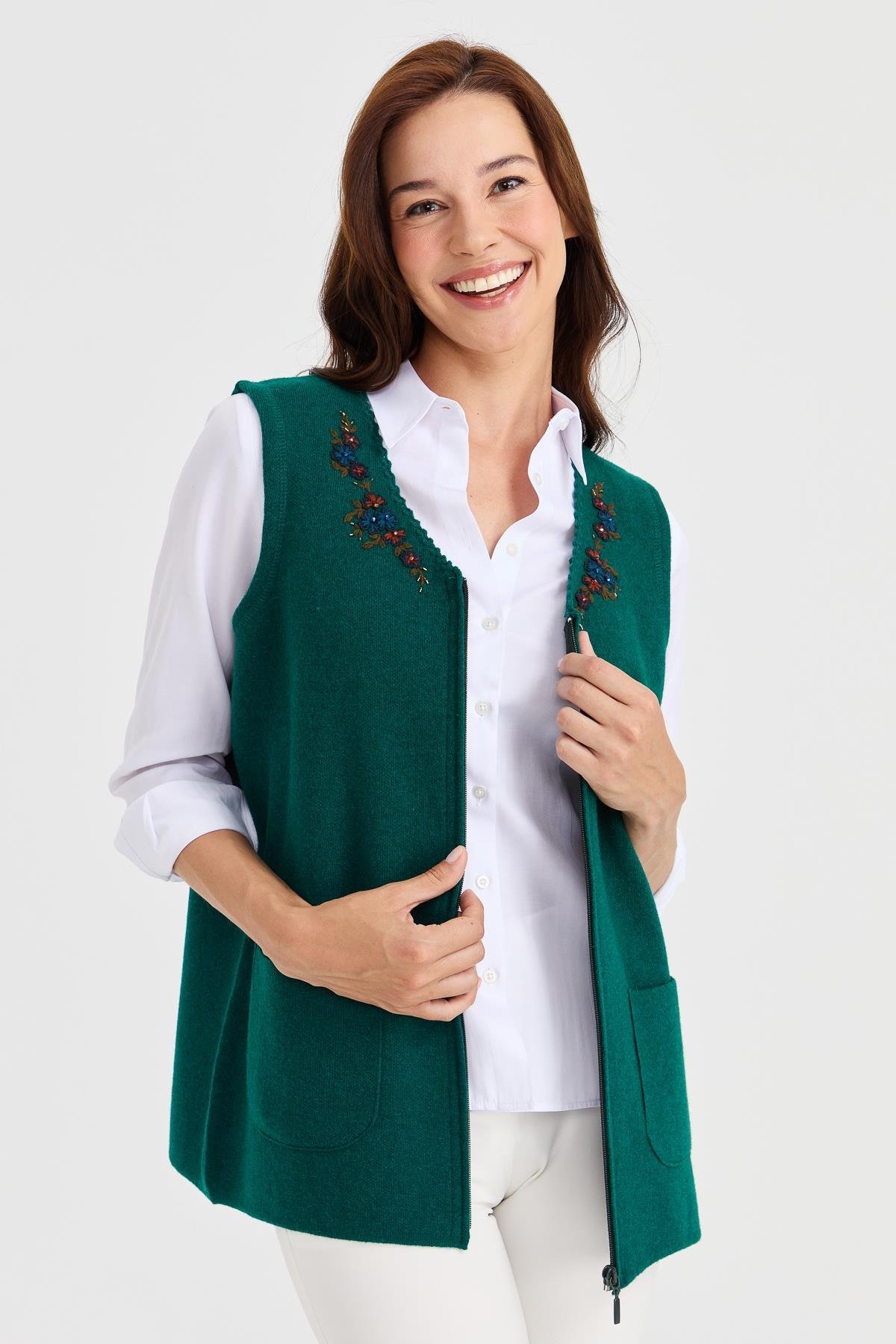 23001Kadın V Yaka Kenarı Dantel İşlemeli Yün Yelek K.Ö.başı