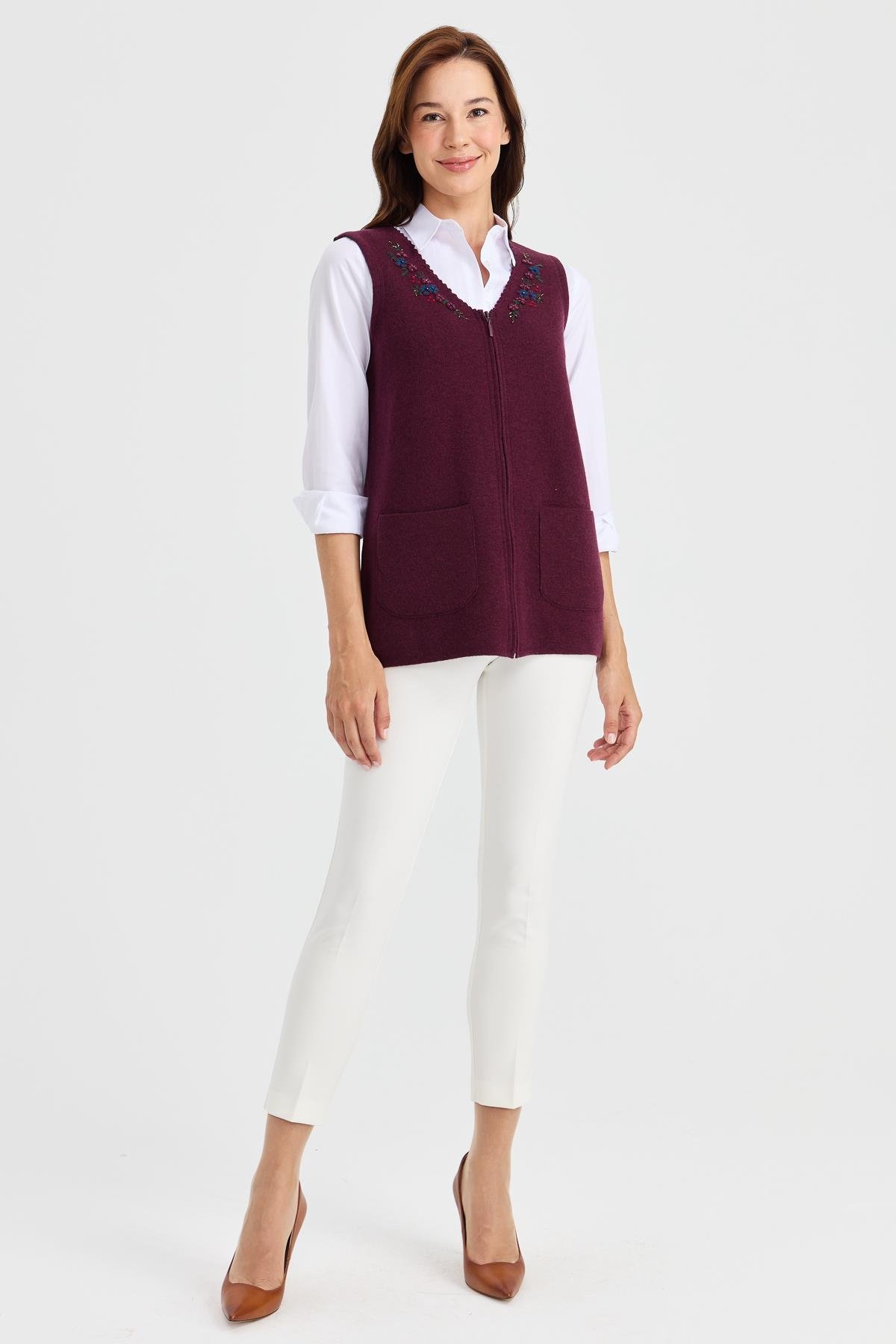 23001Kadın V Yaka Kenarı Dantel İşlemeli Yün Yelek K.Mürdüm