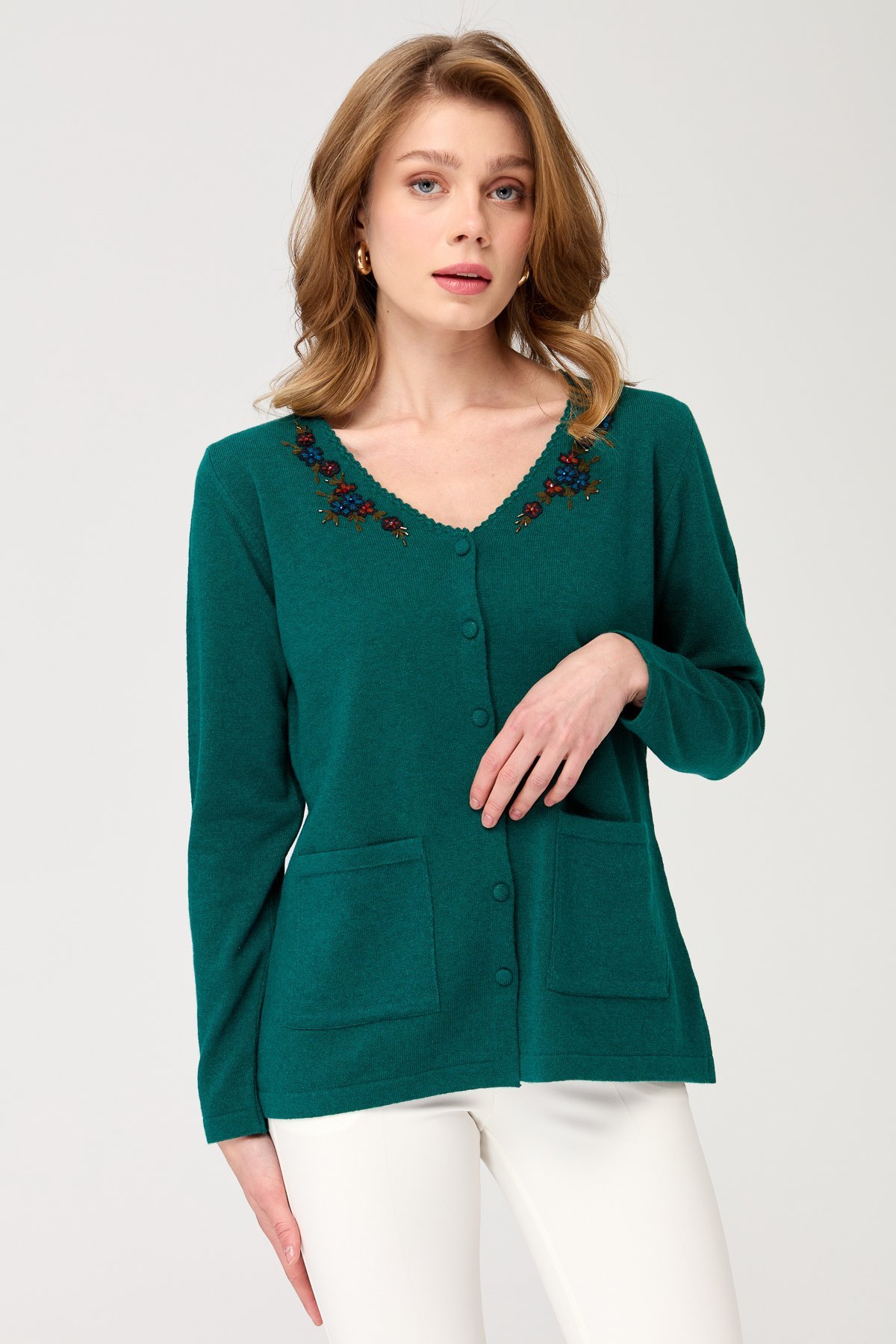 23004Женская шерстяная куртка с v-образным вырезом и кружевной вышивкой