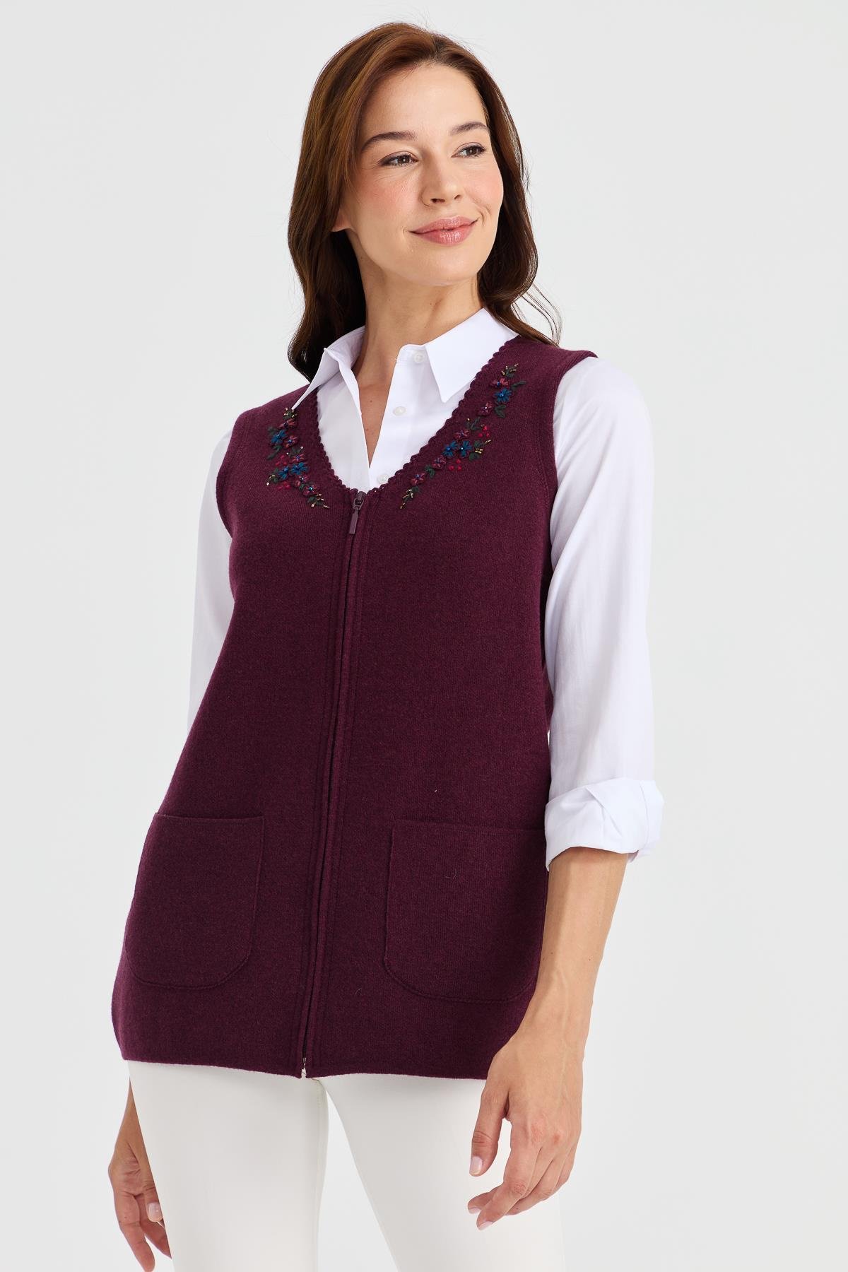 23001Kadın V Yaka Kenarı Dantel İşlemeli Yün Yelek K.Mürdüm