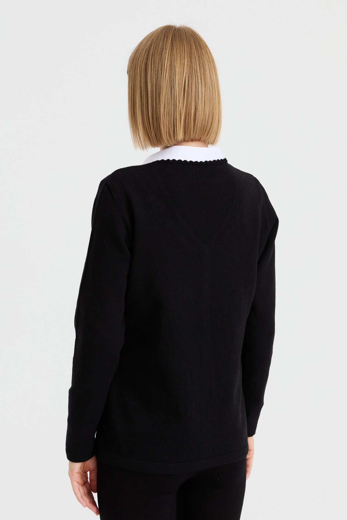 23004Kadın V Yaka Kenarı Dantel İşlemeli Yün Ceket Siyah