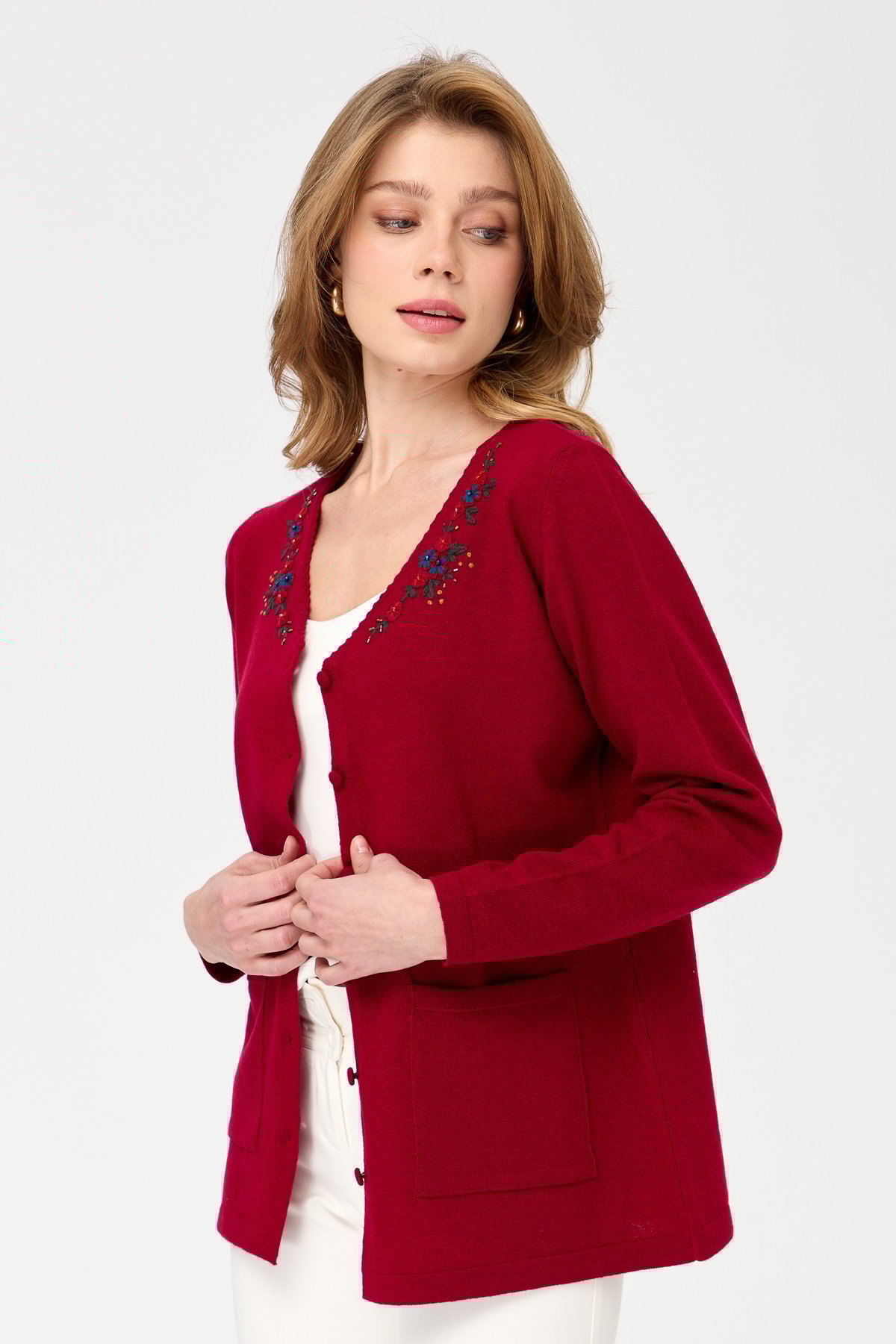 23004Женская шерстяная куртка с v-образным вырезом и кружевной вышивкой