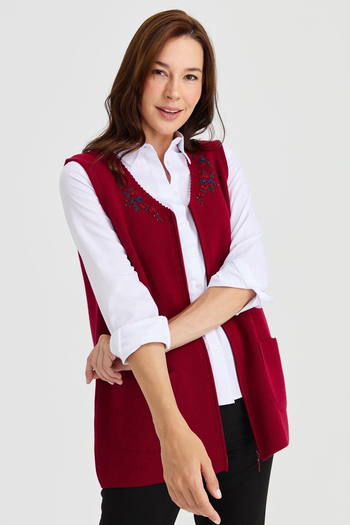 23001Kadın V Yaka Kenarı Dantel İşlemeli Yün Yelek V.Çürüğü