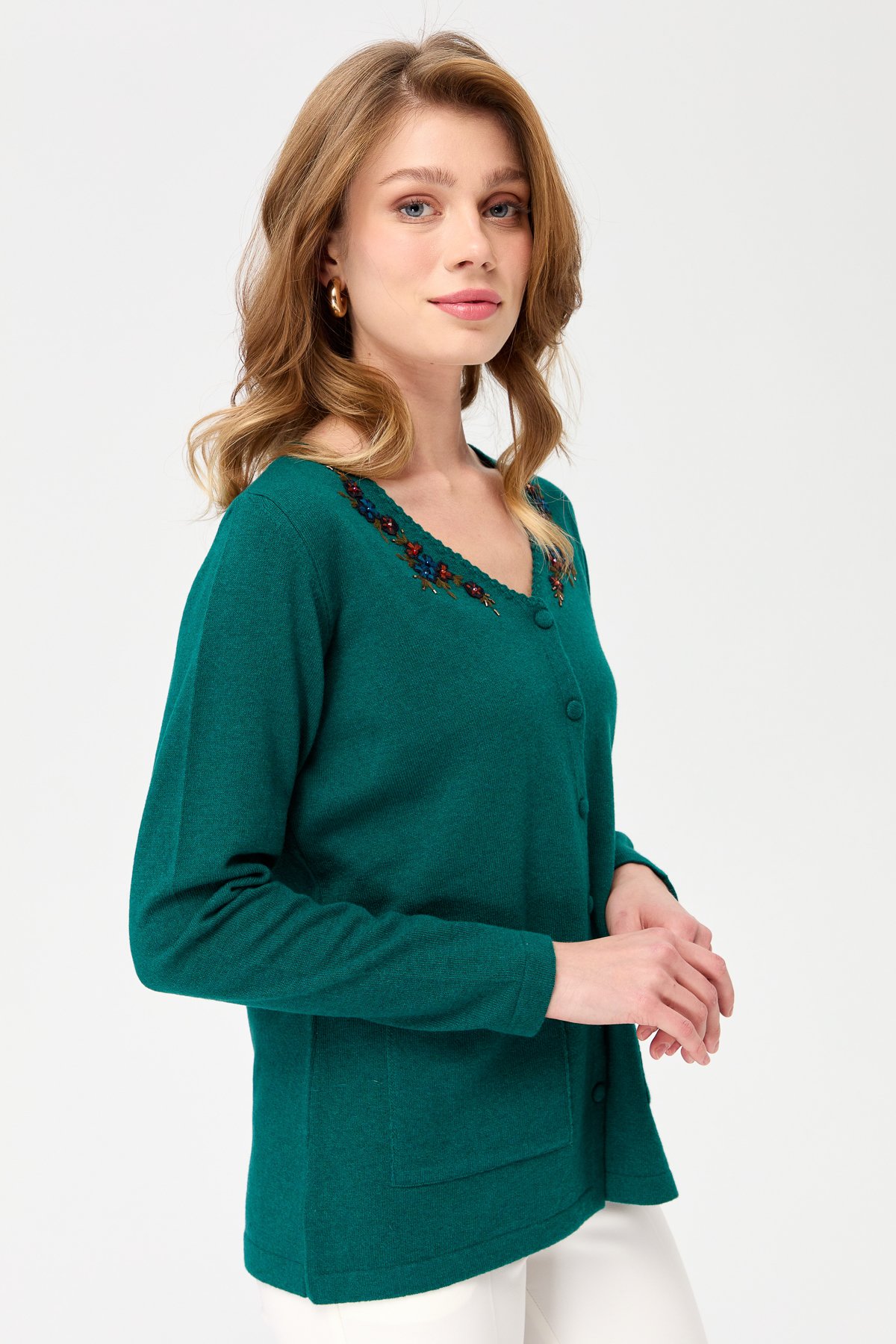 23004Женская шерстяная куртка с v-образным вырезом и кружевной вышивкой