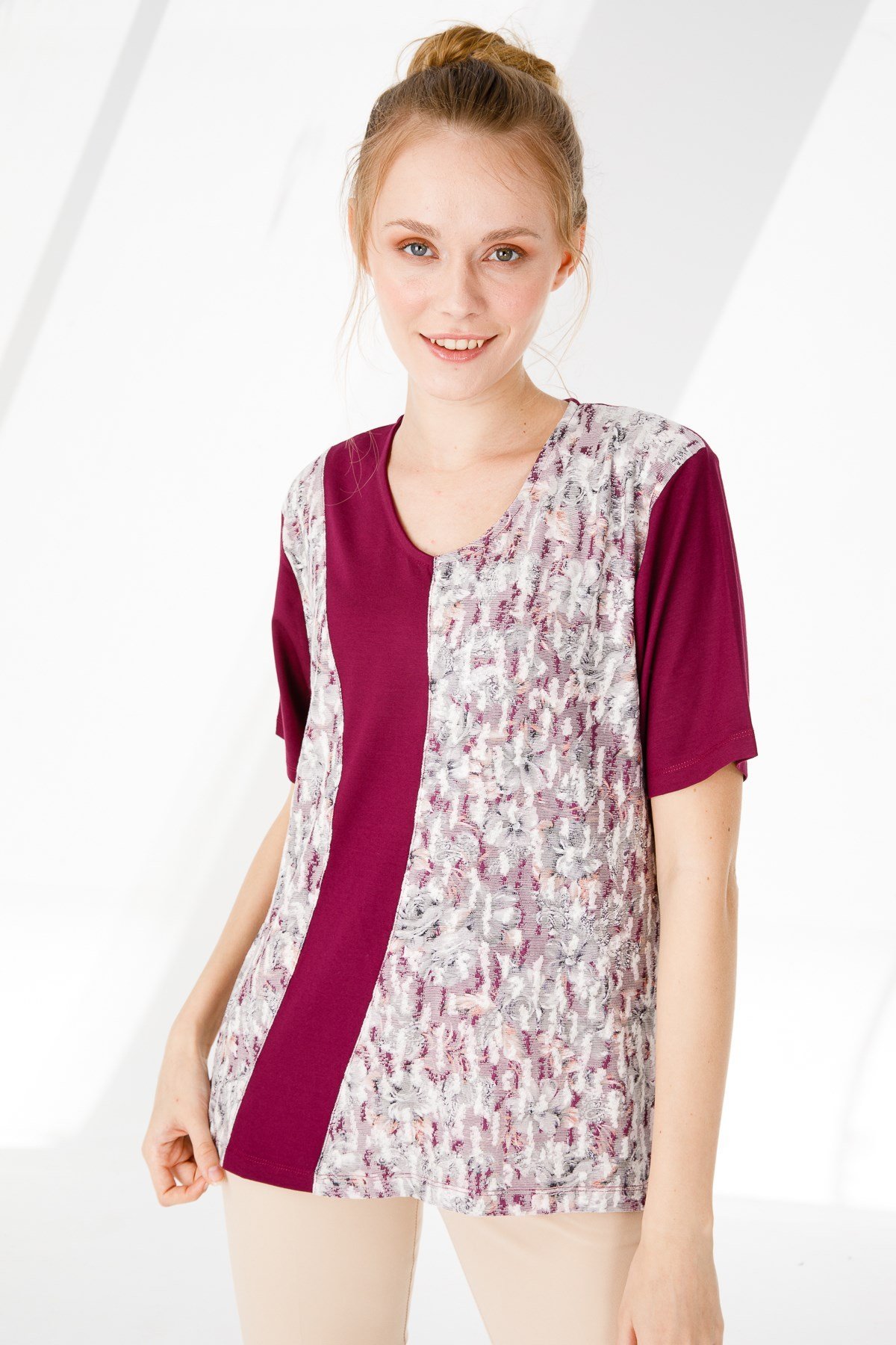 KADIN V YAKA KISA KOL ÇİÇEK BASKILI PENYE BLUZ K.MÜRDÜM