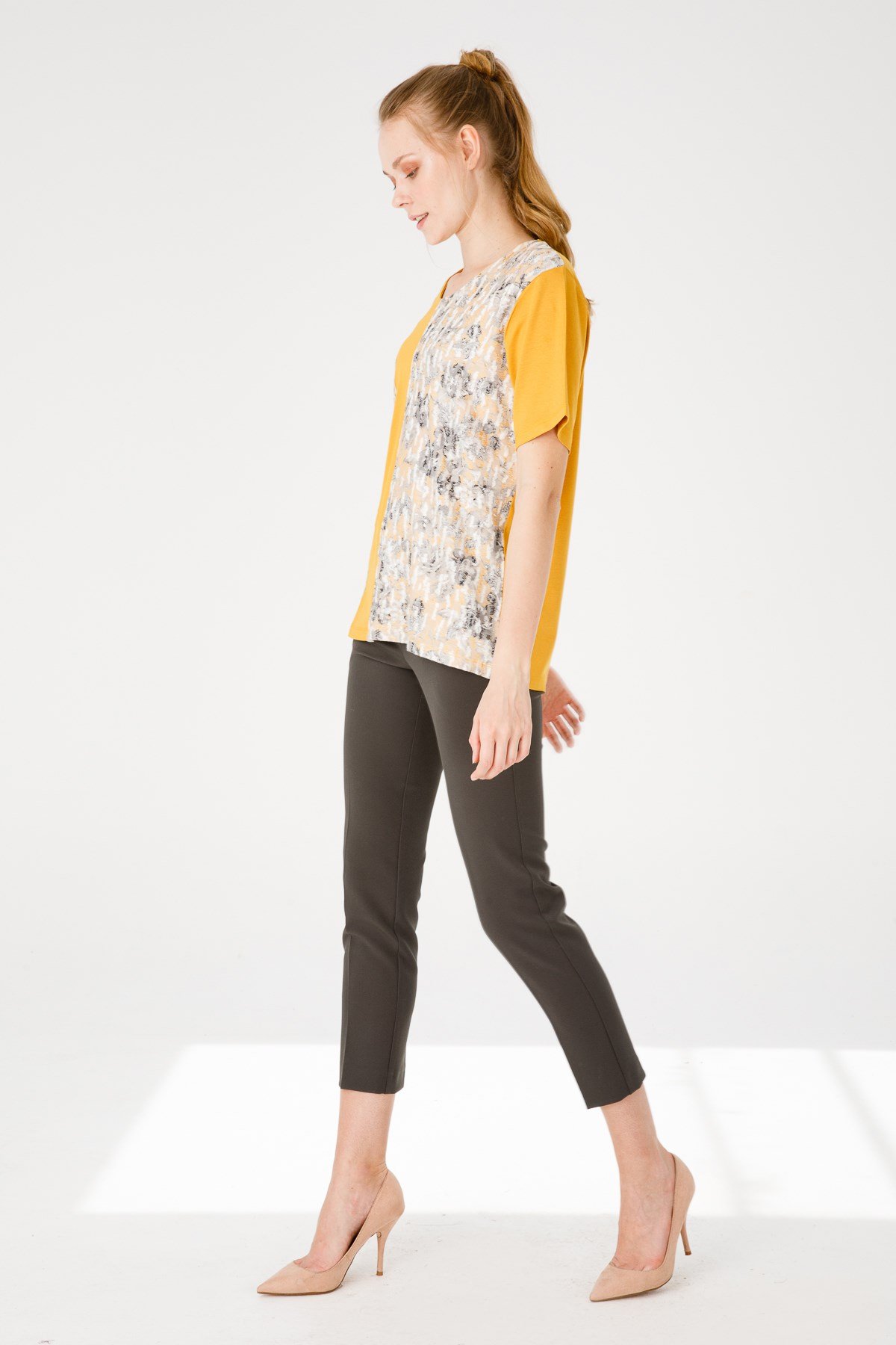 KADIN V YAKA KISA KOL ÇİÇEK BASKILI PENYE BLUZ K.BAL