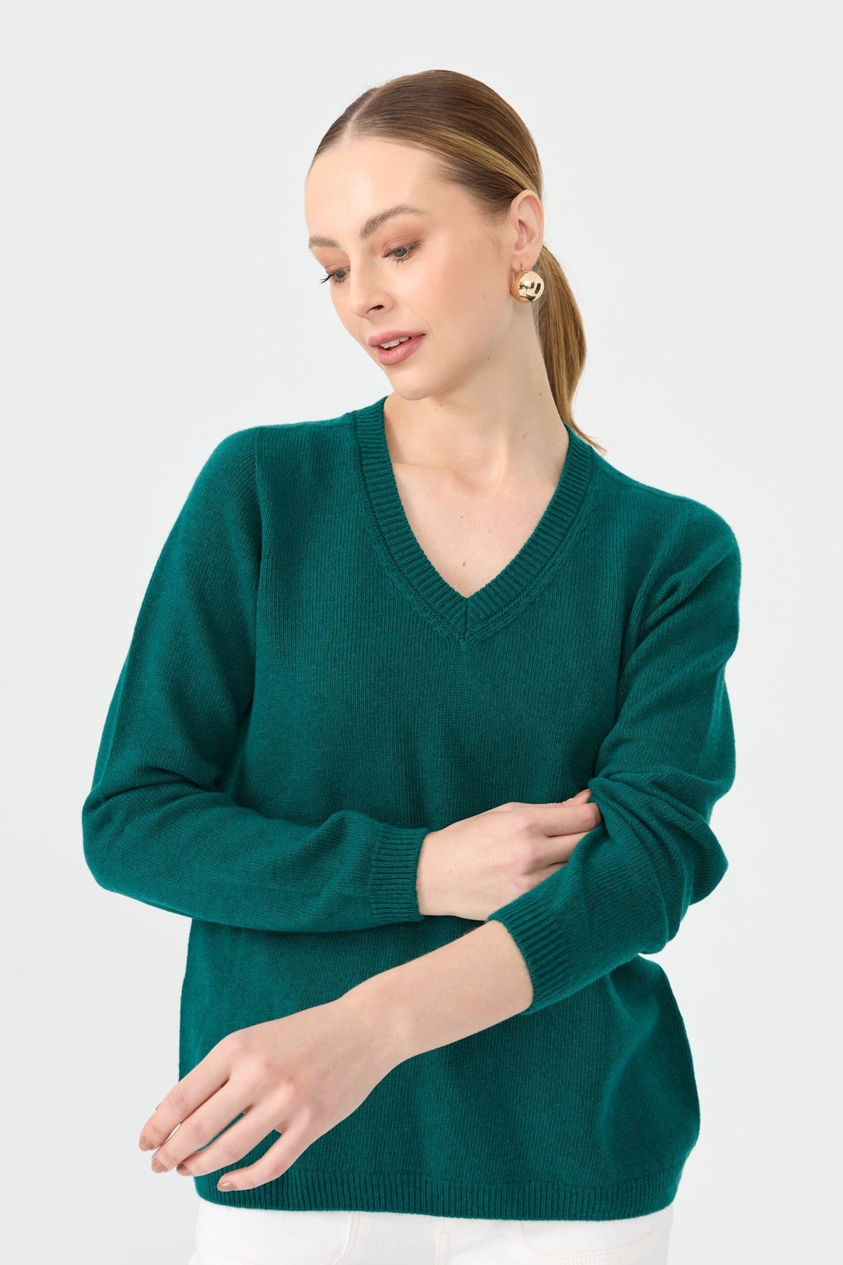 23165Kadın V Yaka Klasik Yün Kazak K.Ö.başı