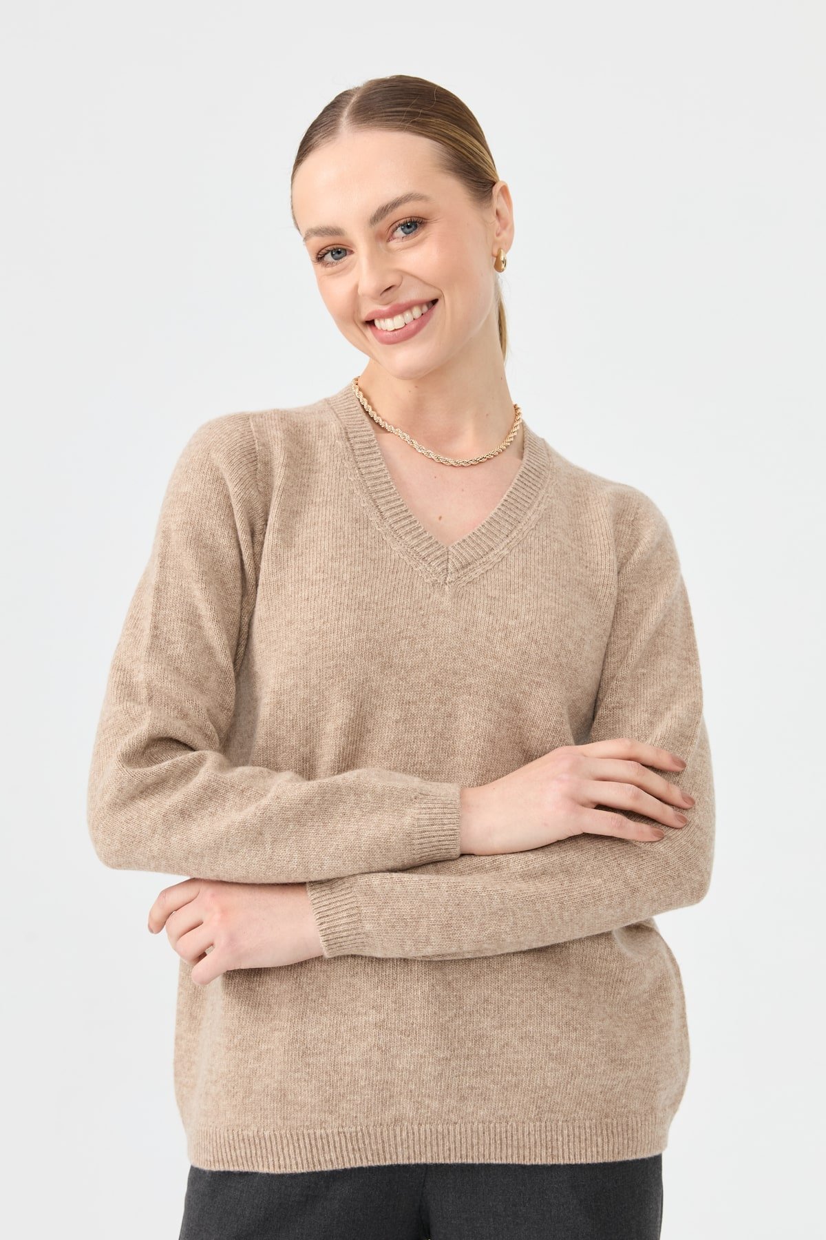 23165Kadın V Yaka Klasik Yün Kazak K.Bej