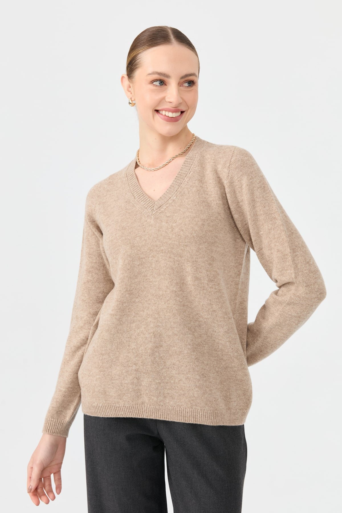 23165Kadın V Yaka Klasik Yün Kazak K.Bej