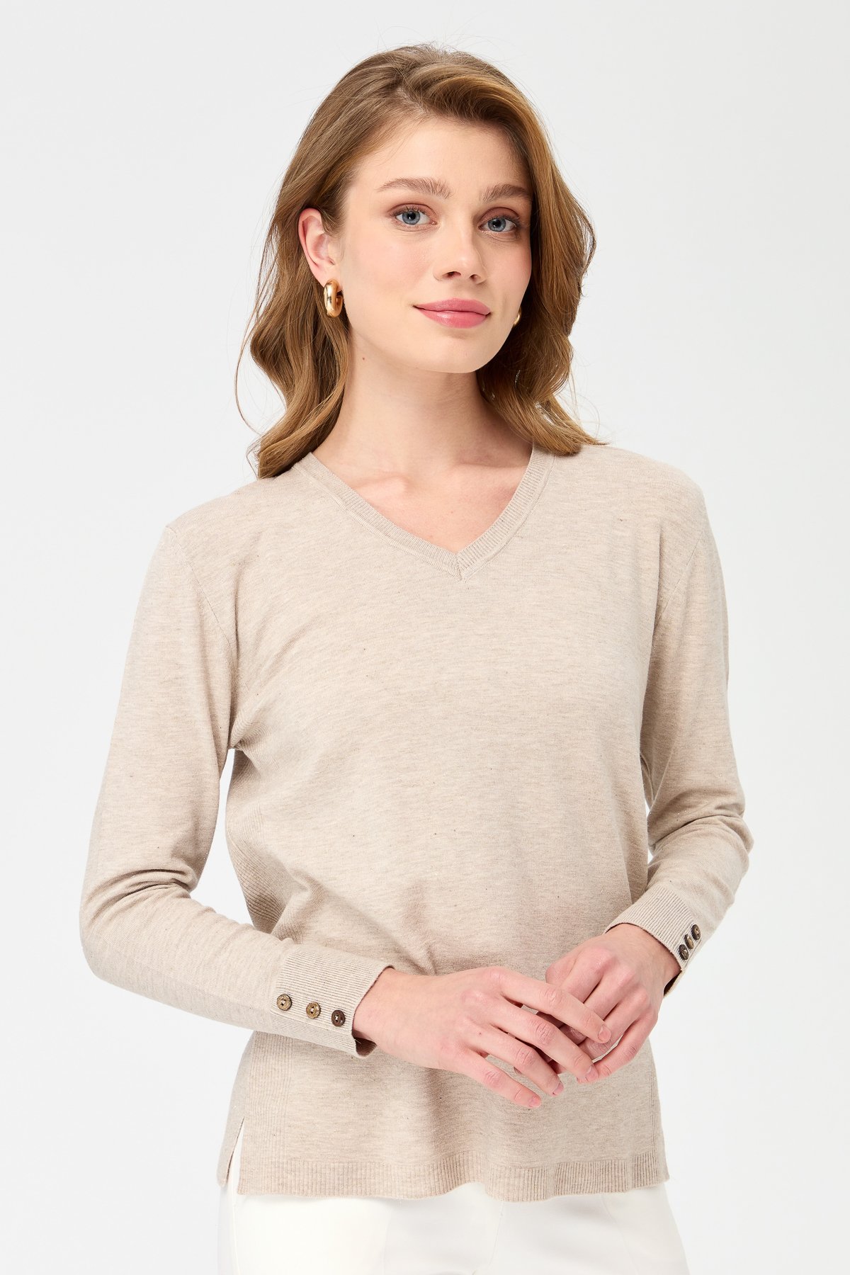 23393Kadın V Yaka Kolları Düğmeli Simli Bluz Bej