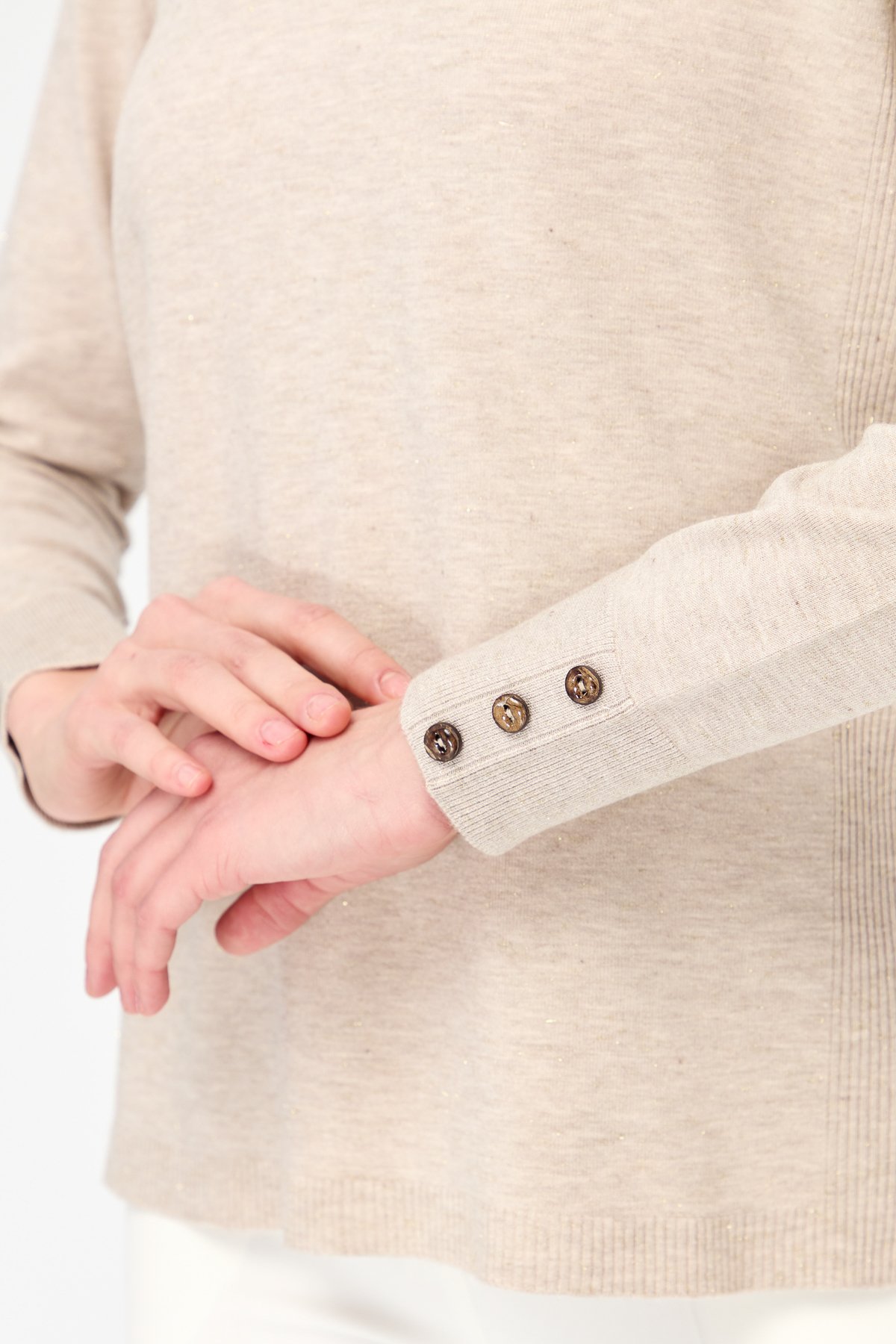 23393Kadın V Yaka Kolları Düğmeli Simli Bluz Bej