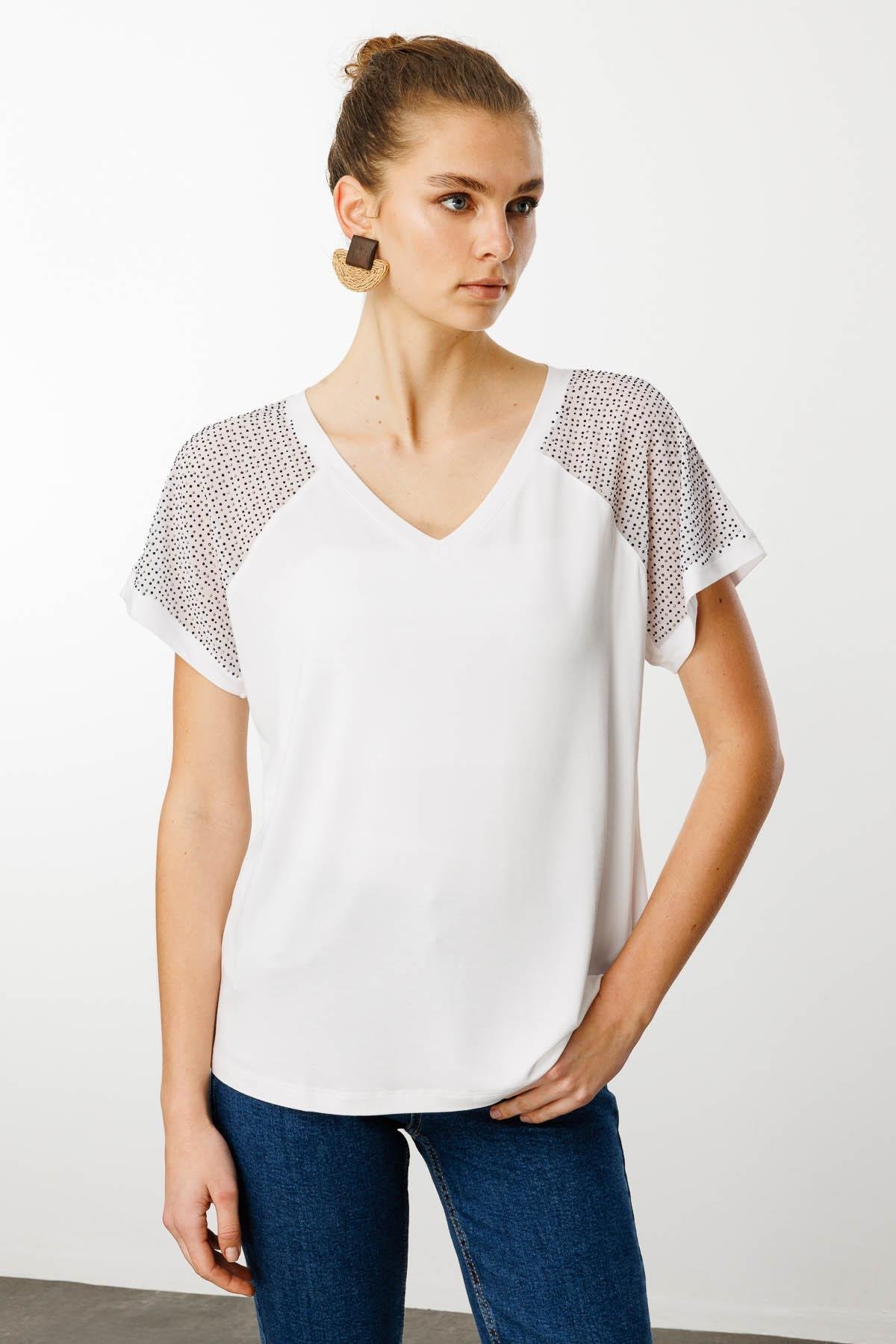 25836Kadın V Yaka Omuzları Taş Baskılı Penye T-shirt Beyaz