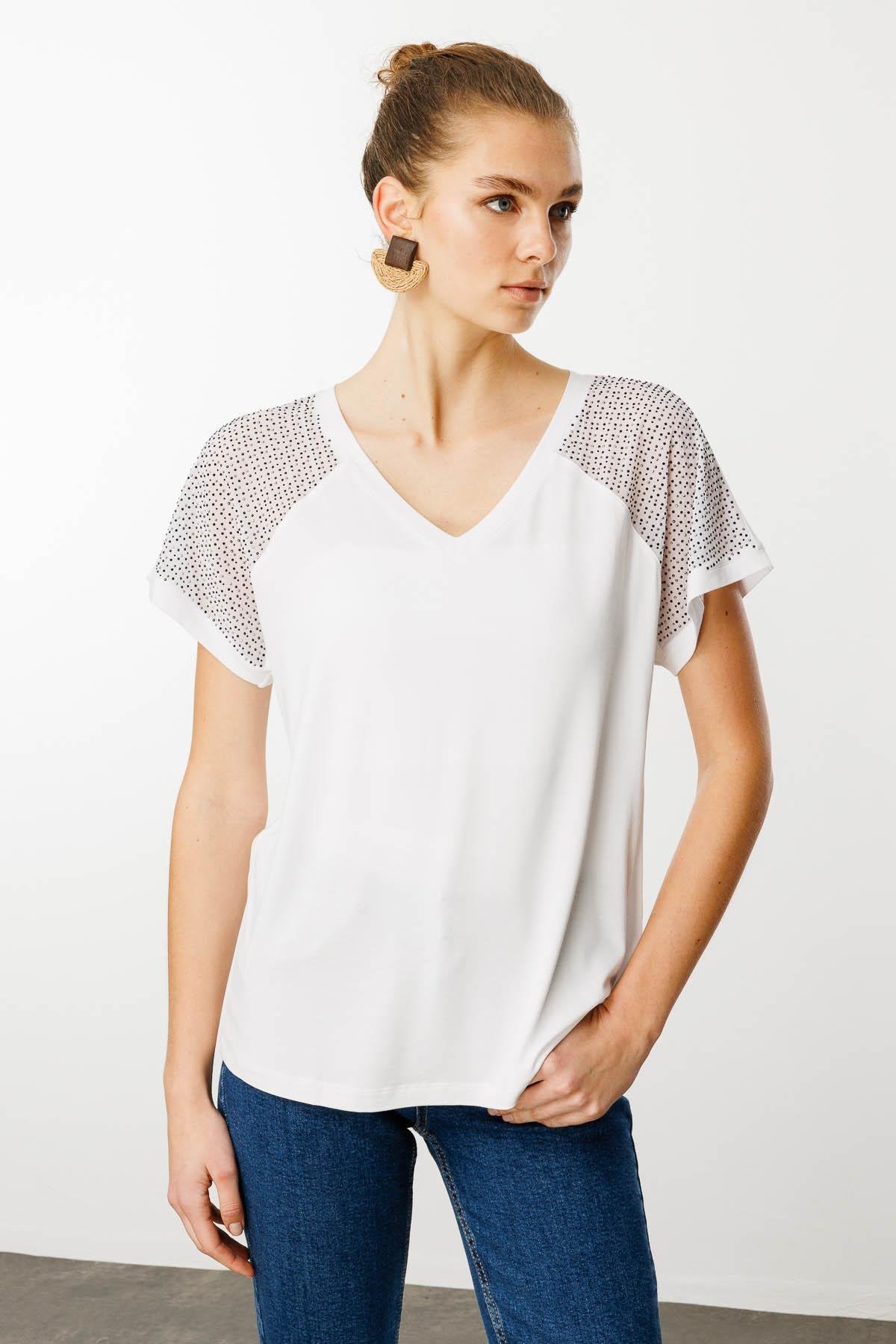 25836Kadın V Yaka Omuzları Taş Baskılı Penye T-shirt Beyaz