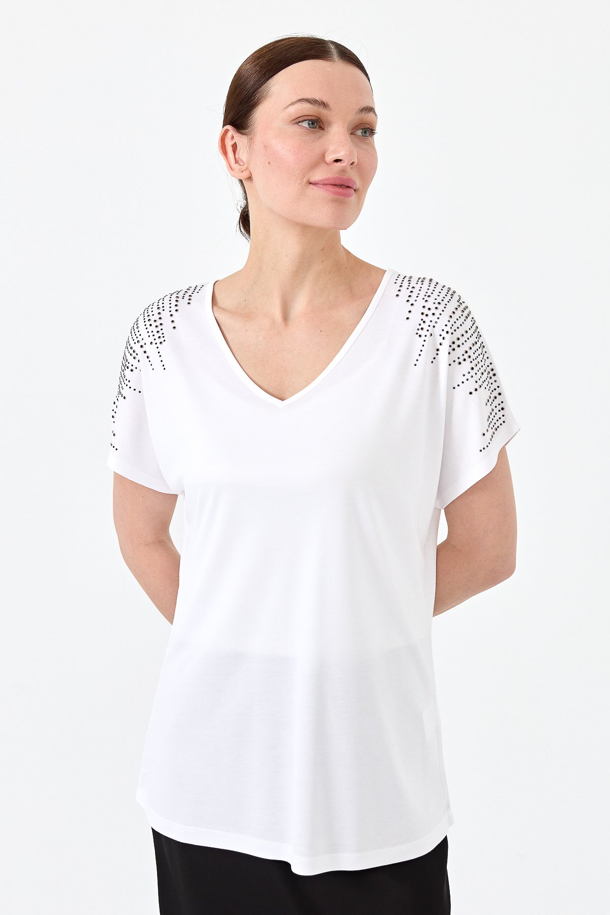 23455Kadın V Yaka Omuzları Taşlı Penye T-shirt Beyaz